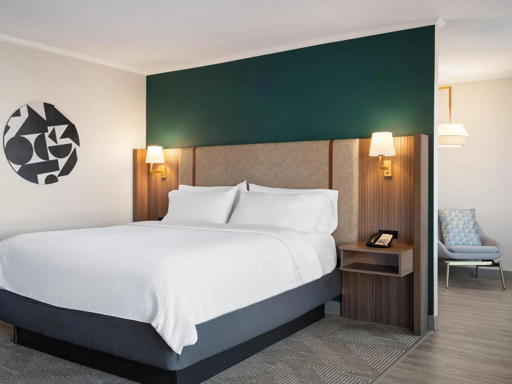 Photo of the whole room, Bed in Holiday Inn Portsmouth Downtown by IHG