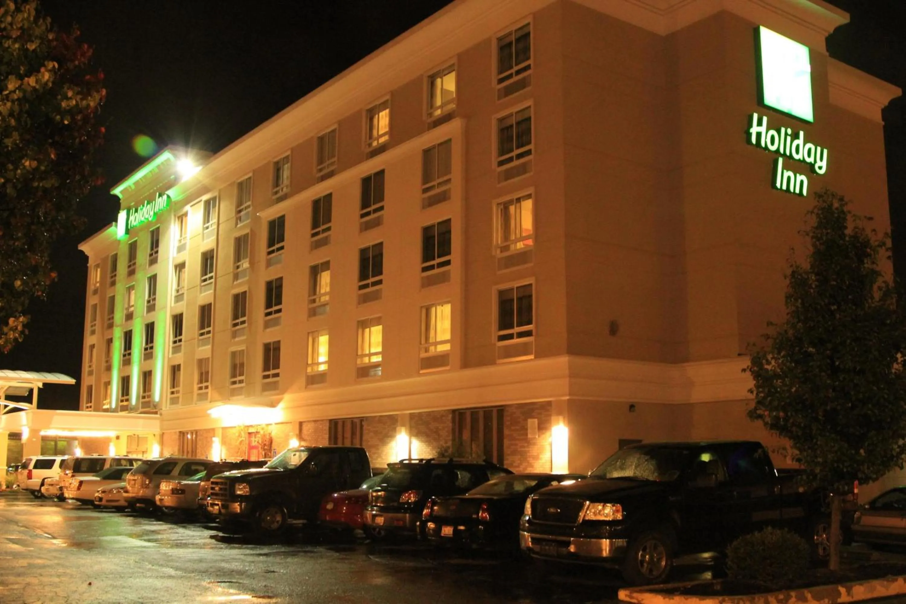 Property building in Holiday Inn Portsmouth Downtown by IHG