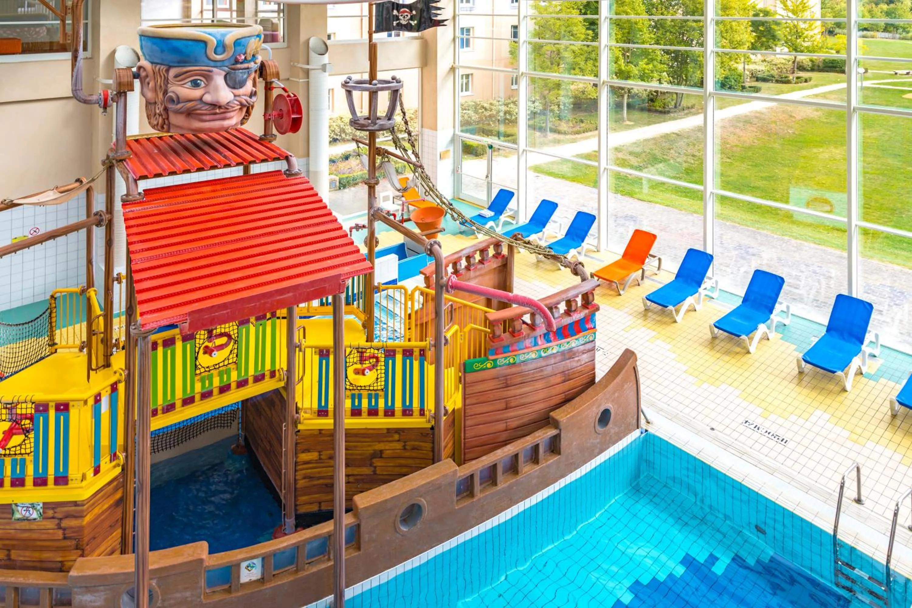 Aqua park in Explorers Hotel Marne-la-Vallée