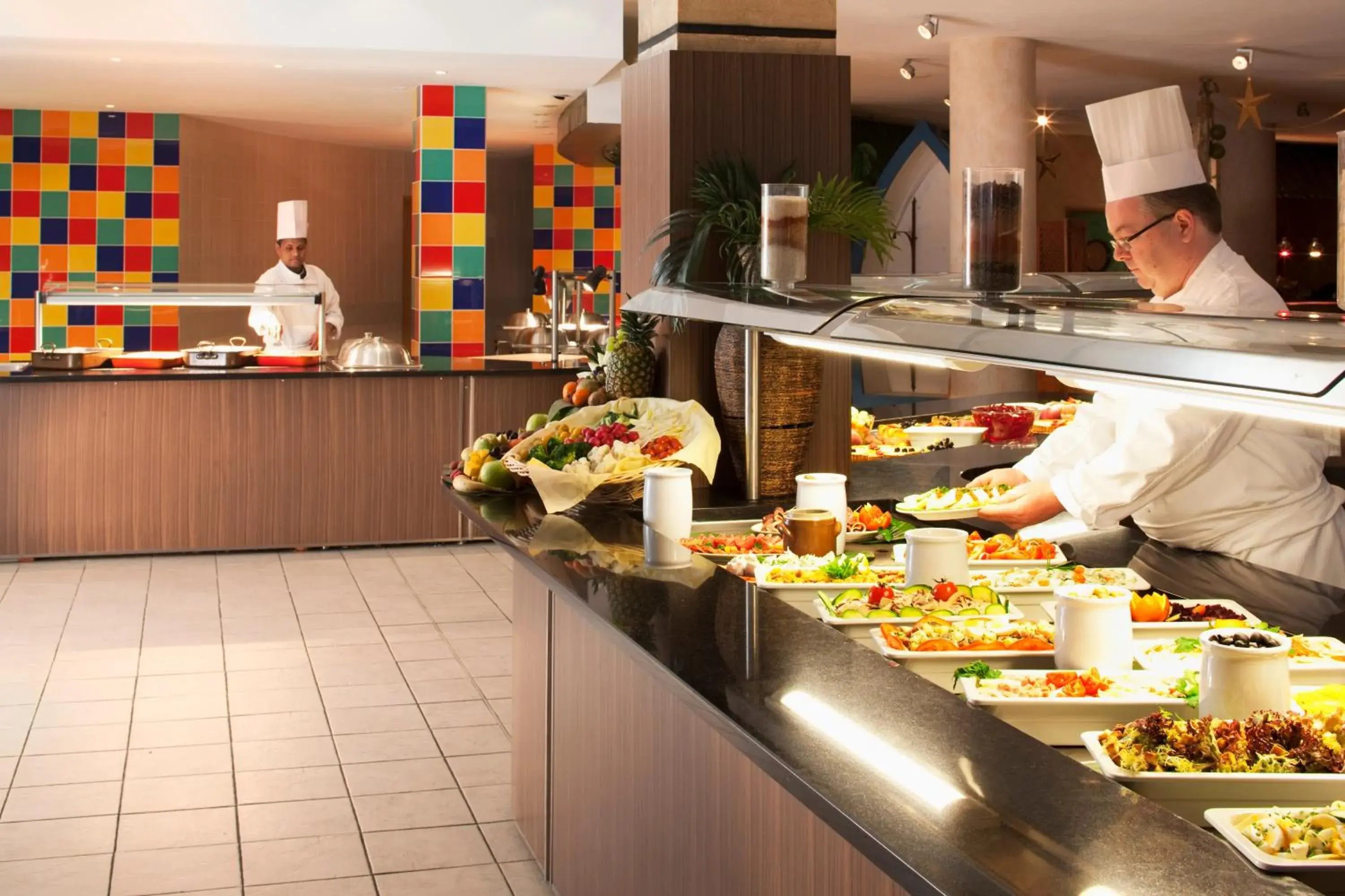 Restaurant/places to eat in Explorers Hotel Marne-la-Vallée Restaurant/places to eat in Explorers Hotel Marne-la-Vallée