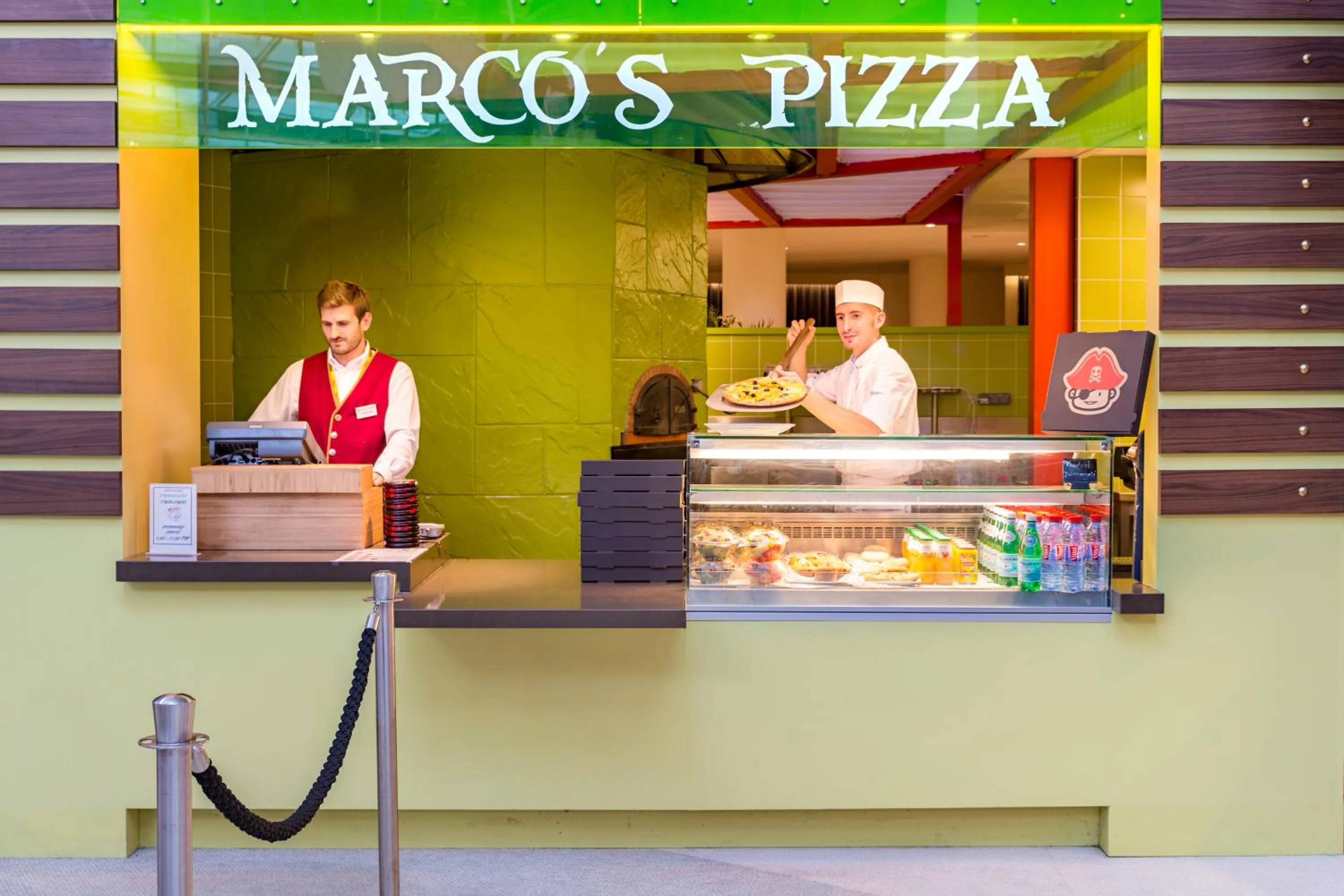 Food in Explorers Hotel Marne-la-Vallée