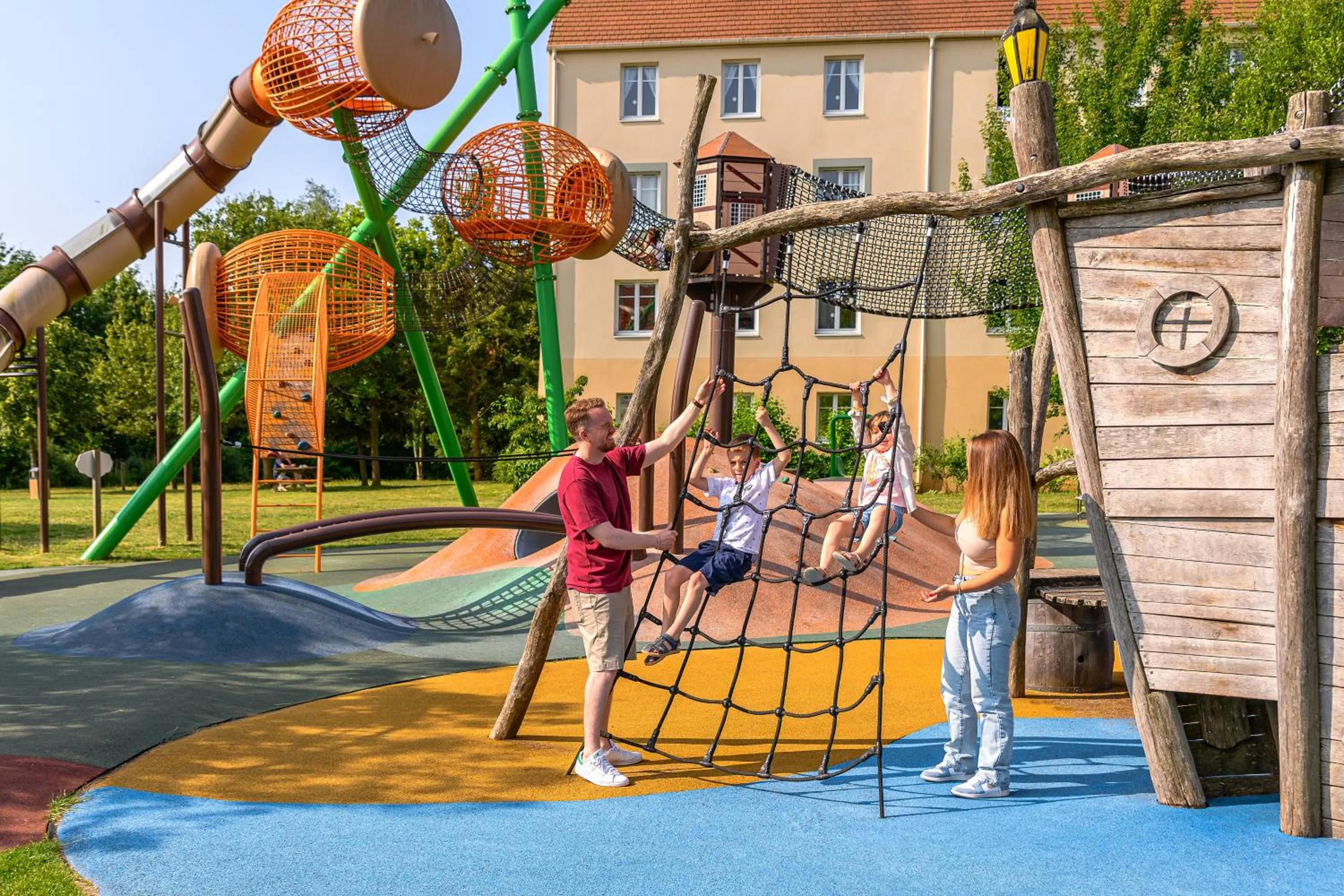 Property building in Explorers Hotel Marne-la-Vallée