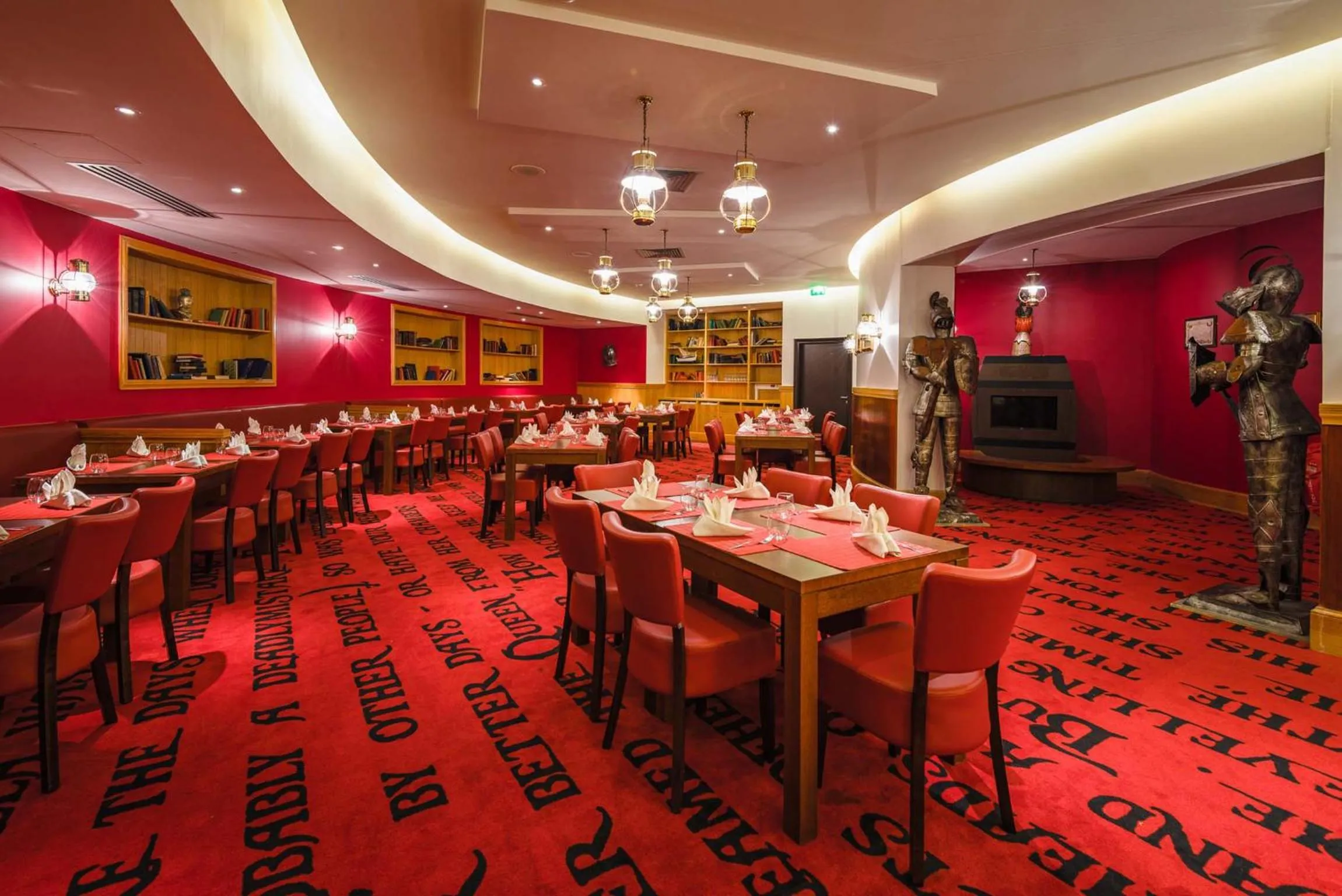 Dinner in Explorers Hotel Marne-la-Vallée