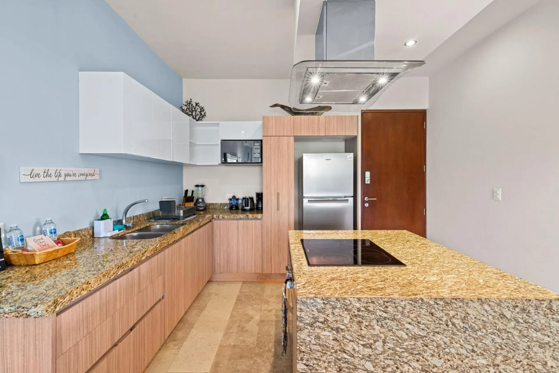 Kitchen or kitchenette in Luxurious Penthouse with Jungle View & Private Pool