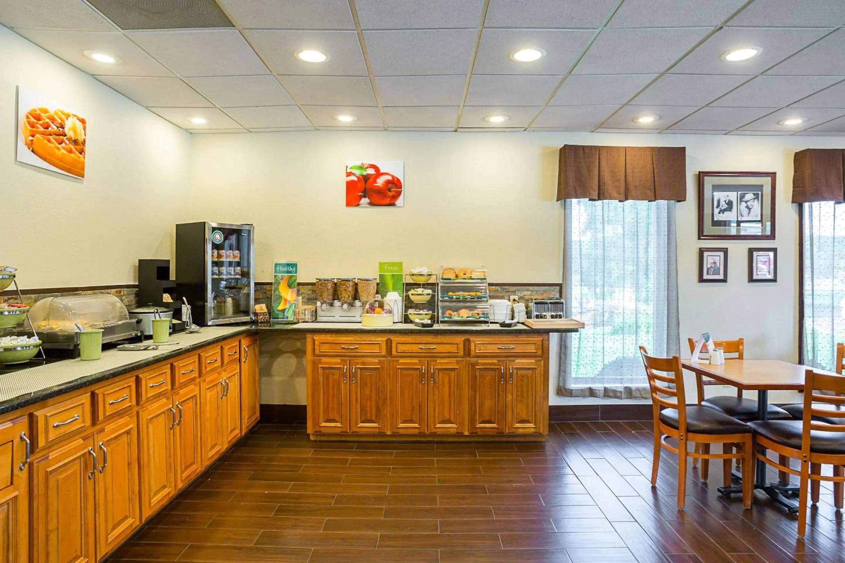 Restaurant/places to eat in Quality Inn Restaurant/places to eat in Quality Inn