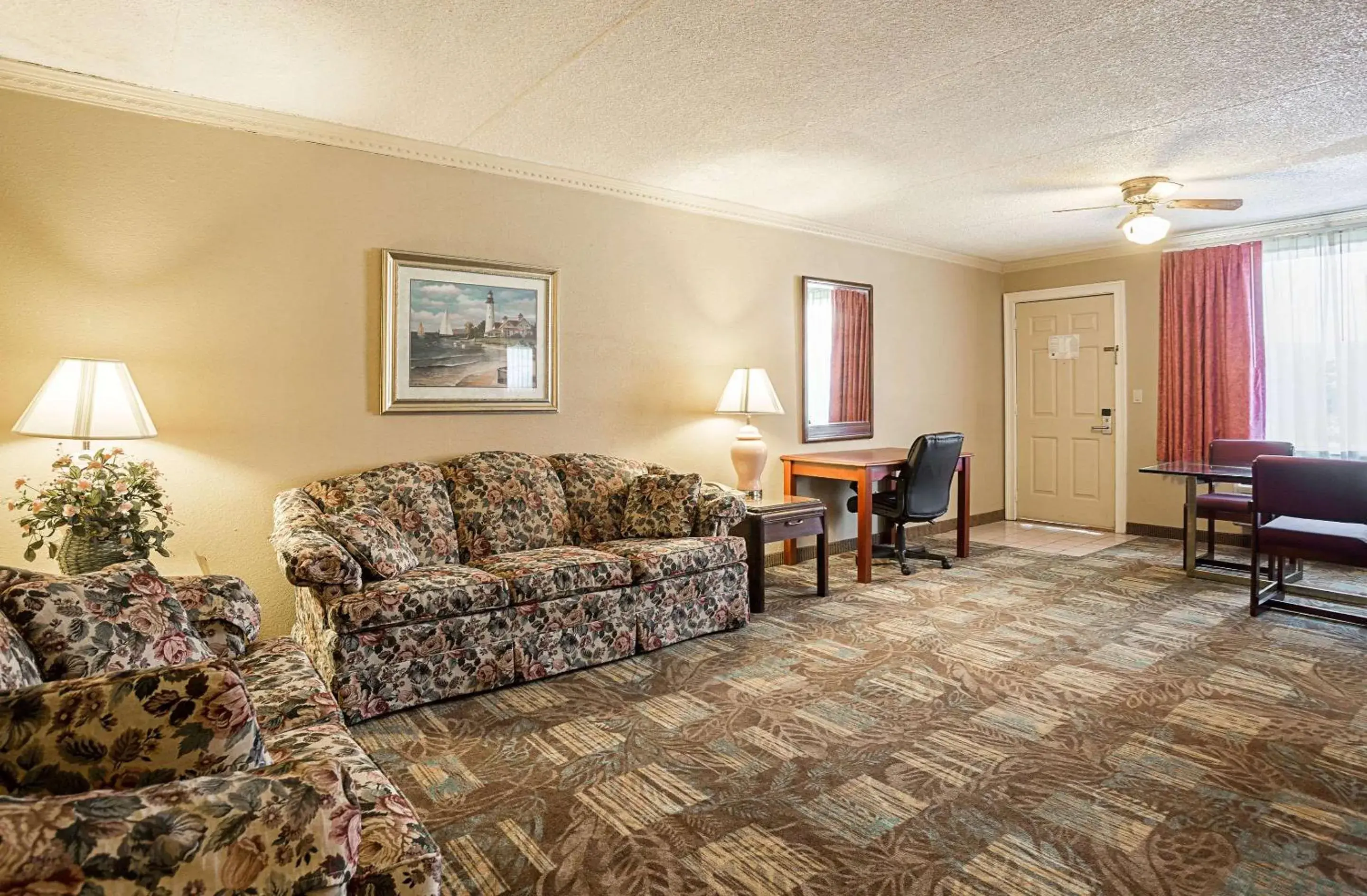 Photo of the whole room in Quality Inn Photo of the whole room in Quality Inn