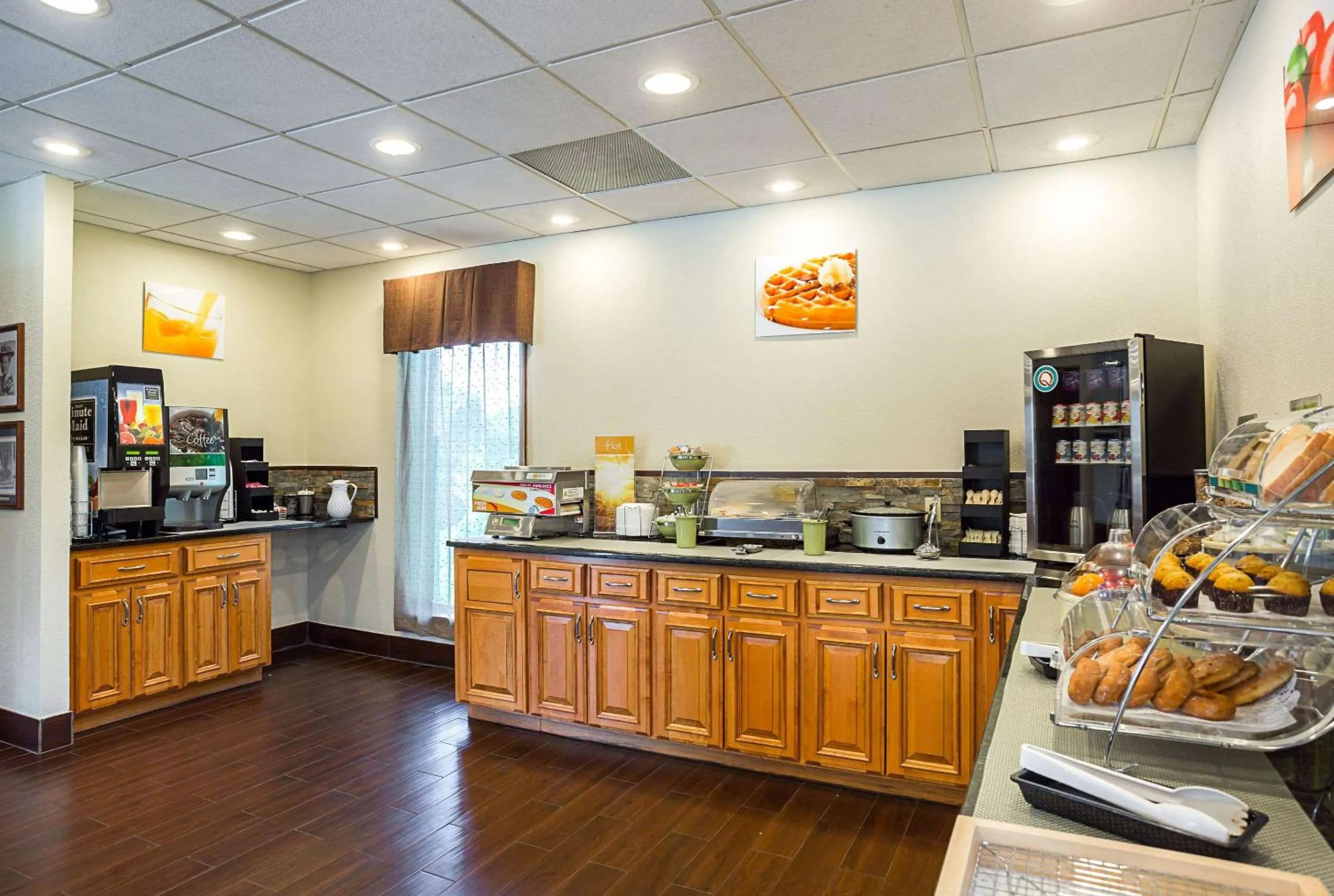 Restaurant/places to eat in Quality Inn Hurricane Mills I-40