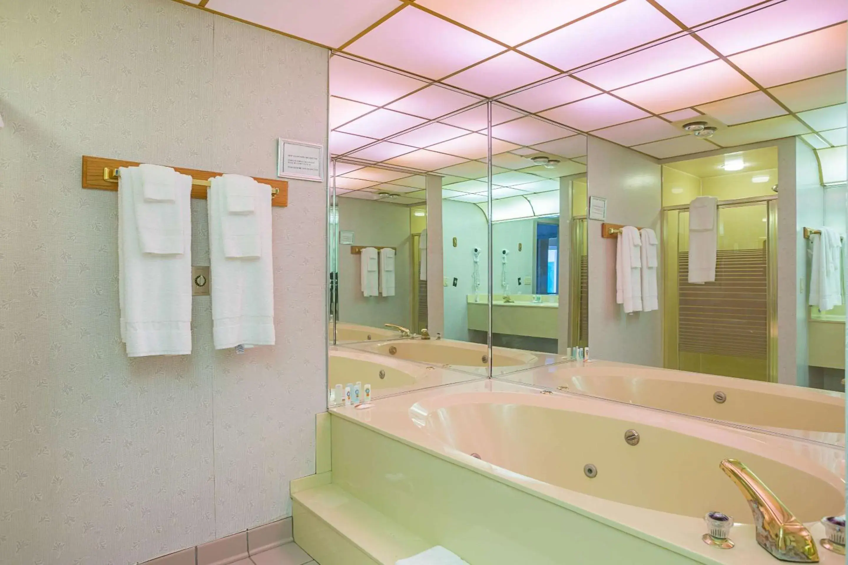 Photo of the whole room in Quality Inn Photo of the whole room in Quality Inn