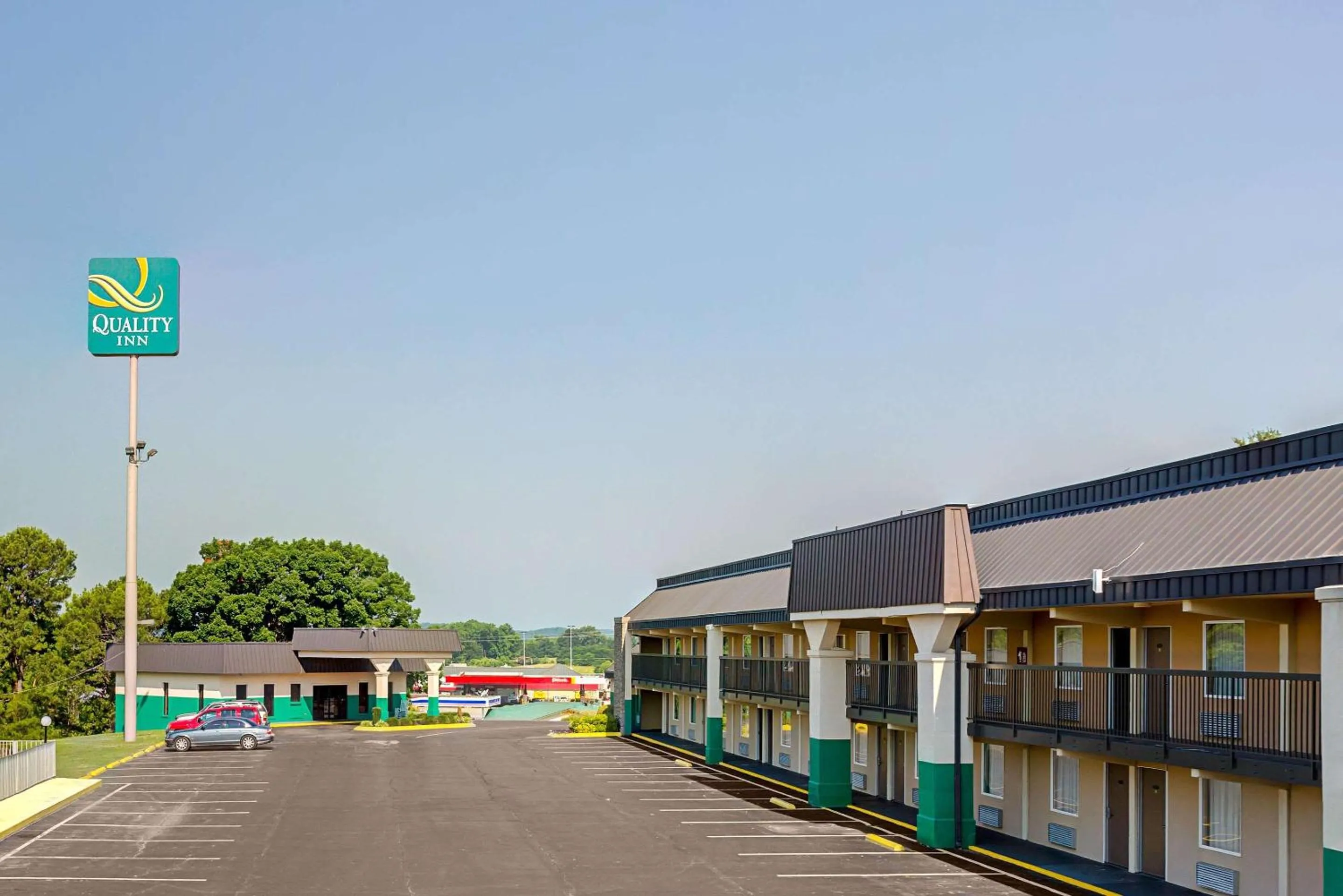 Property building in Quality Inn Hurricane Mills I-40