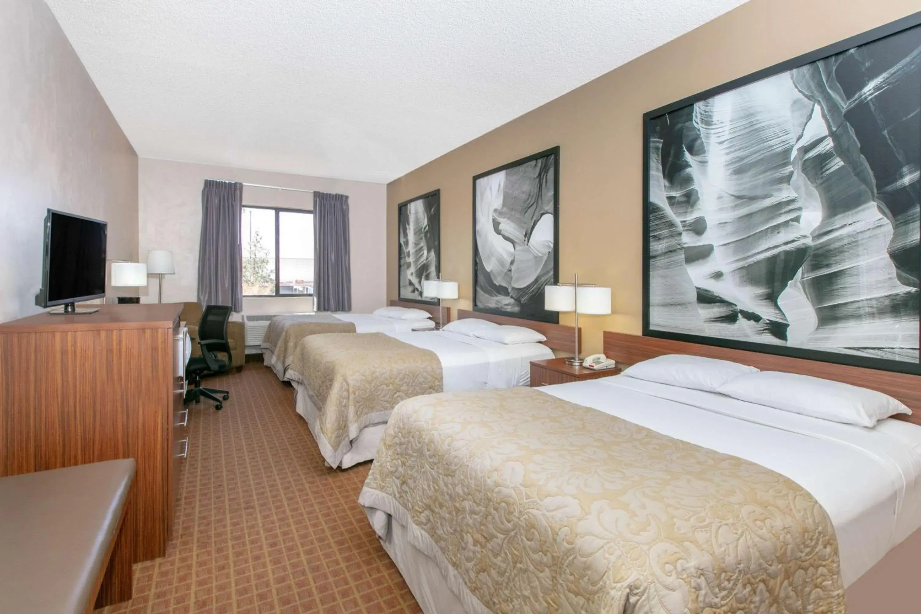 Photo of the whole room, Bed in Super 8 by Wyndham Page/Lake Powell Photo of the whole room, Bed in Super 8 by Wyndham Page/Lake Powell