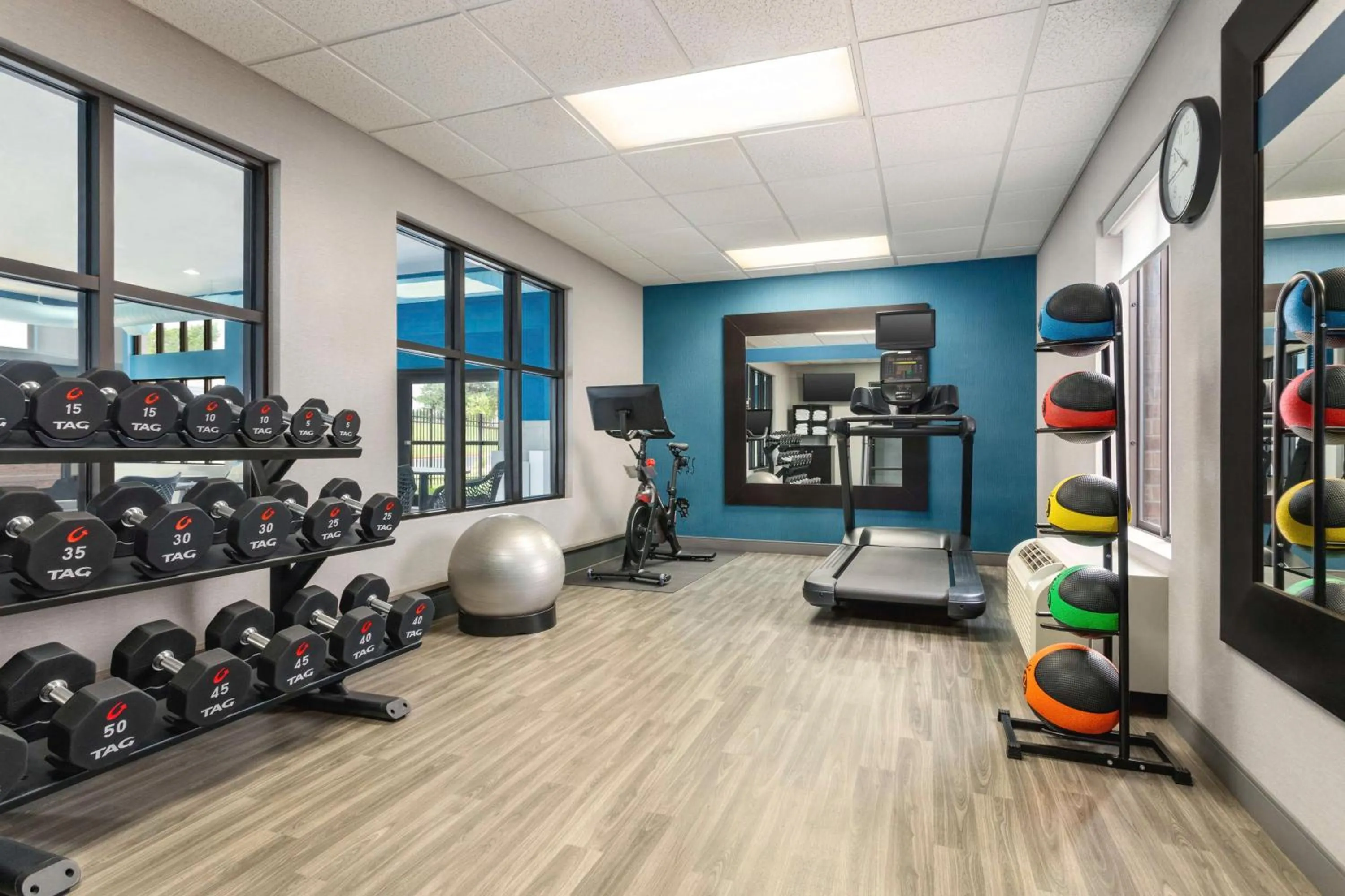 Fitness centre/facilities in Hampton Inn & Suites Springfield
