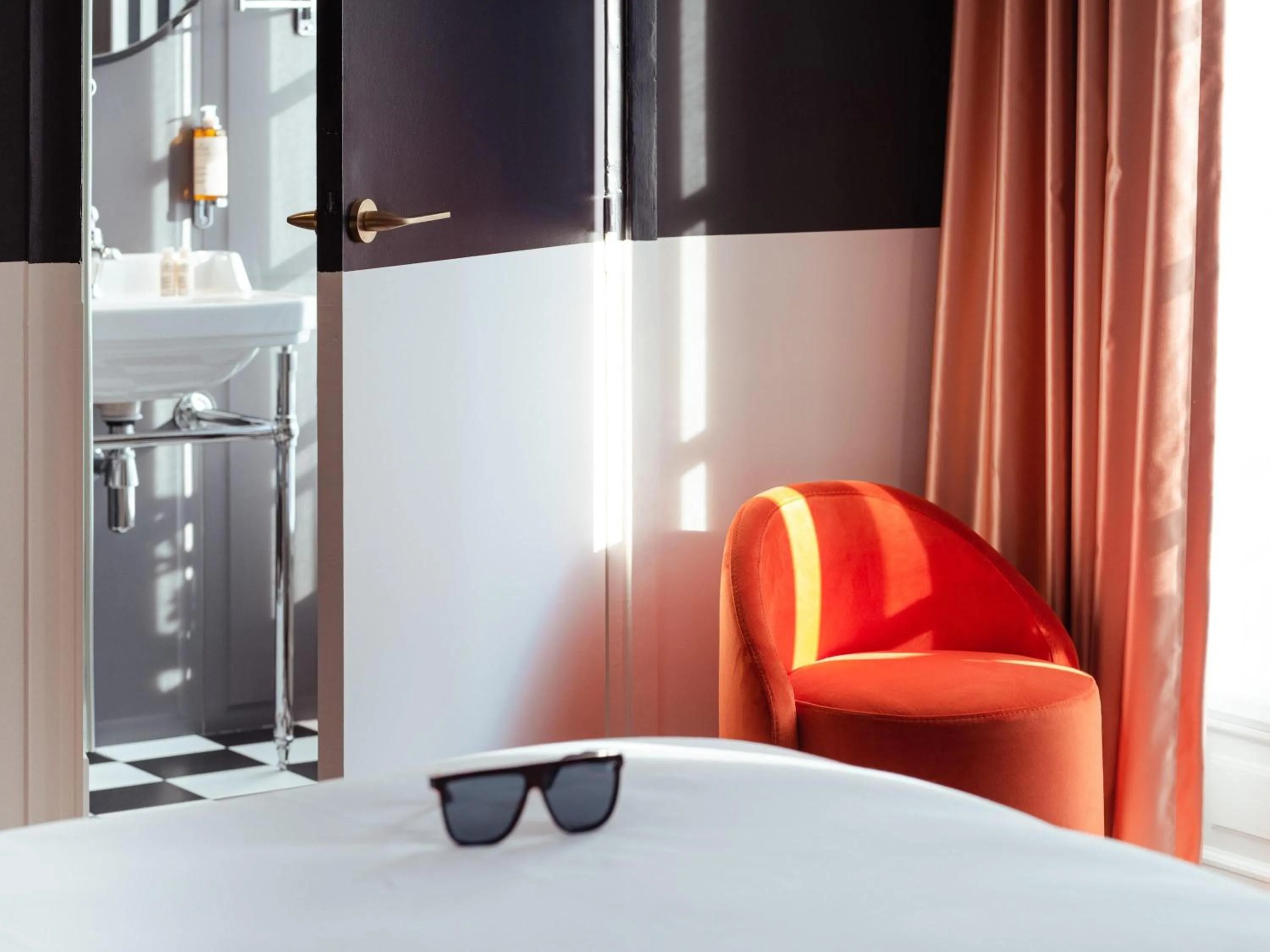 Bedroom in Mercure Paris Gare De Lyon Opera Bastille