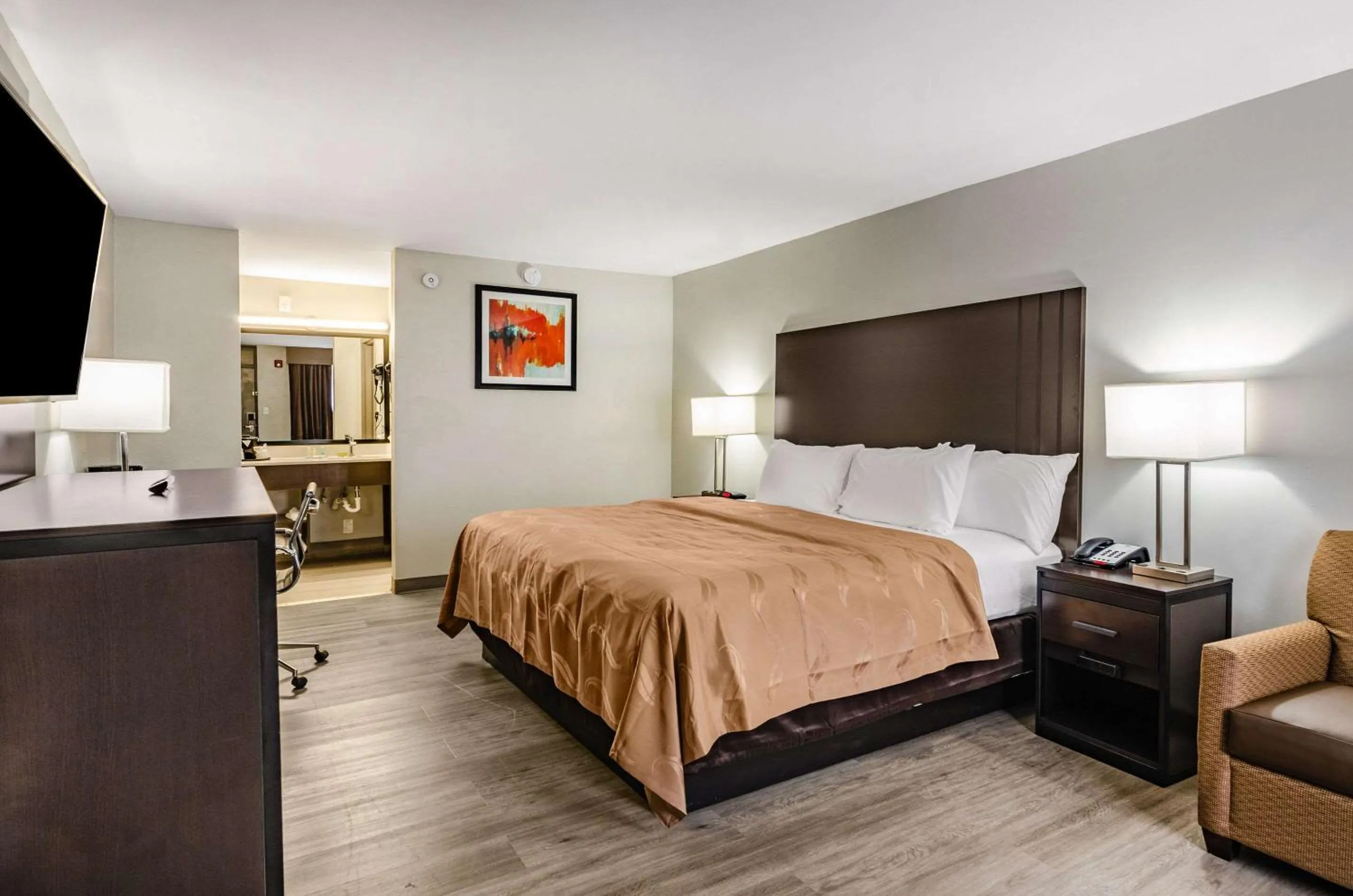 Photo of the whole room, Bed in Quality Inn