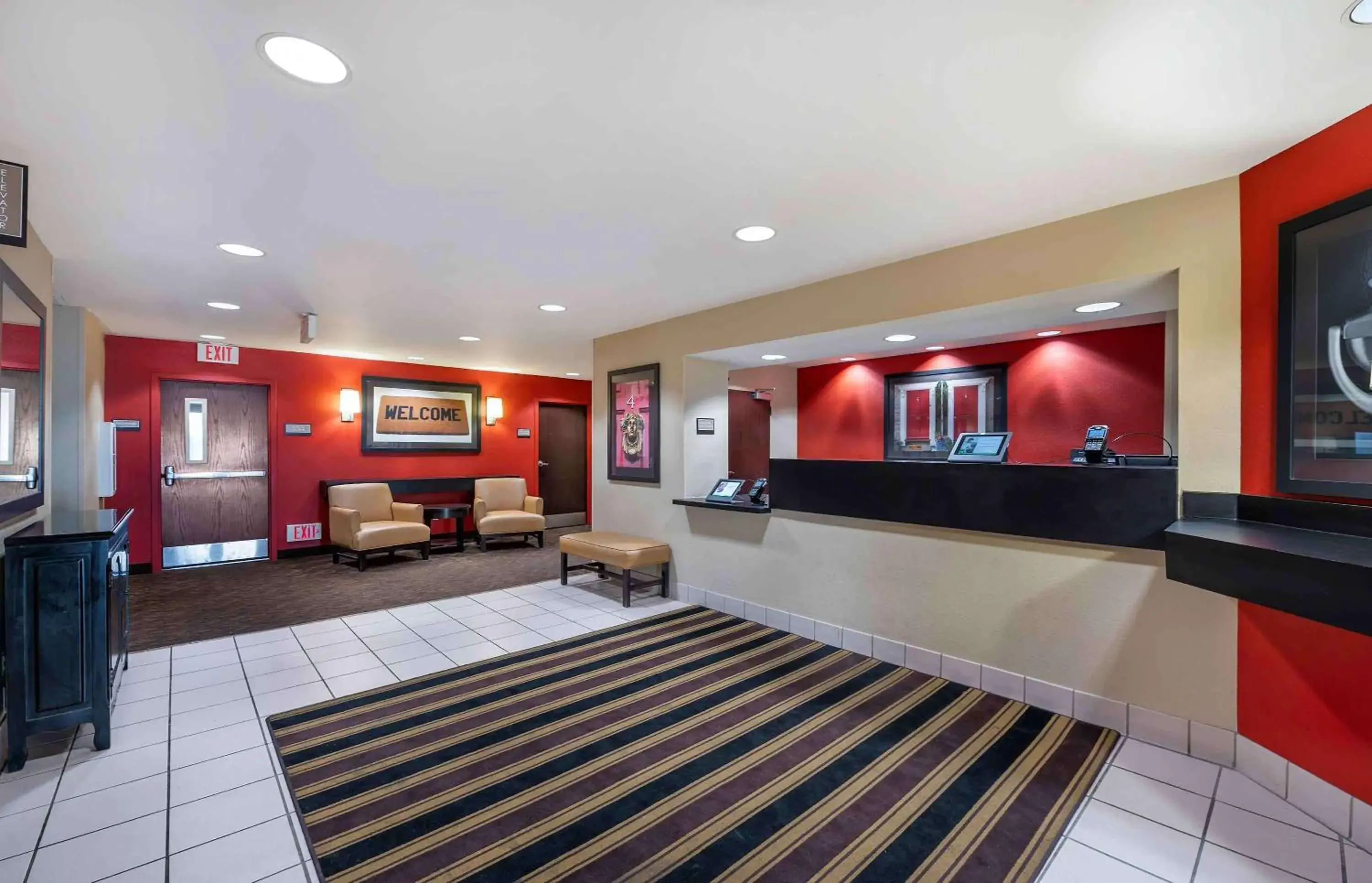 Lobby or reception, Bed in Extended Stay America Suites - Champaign - Urbana Lobby or reception, Bed in Extended Stay America Suites - Champaign - Urbana