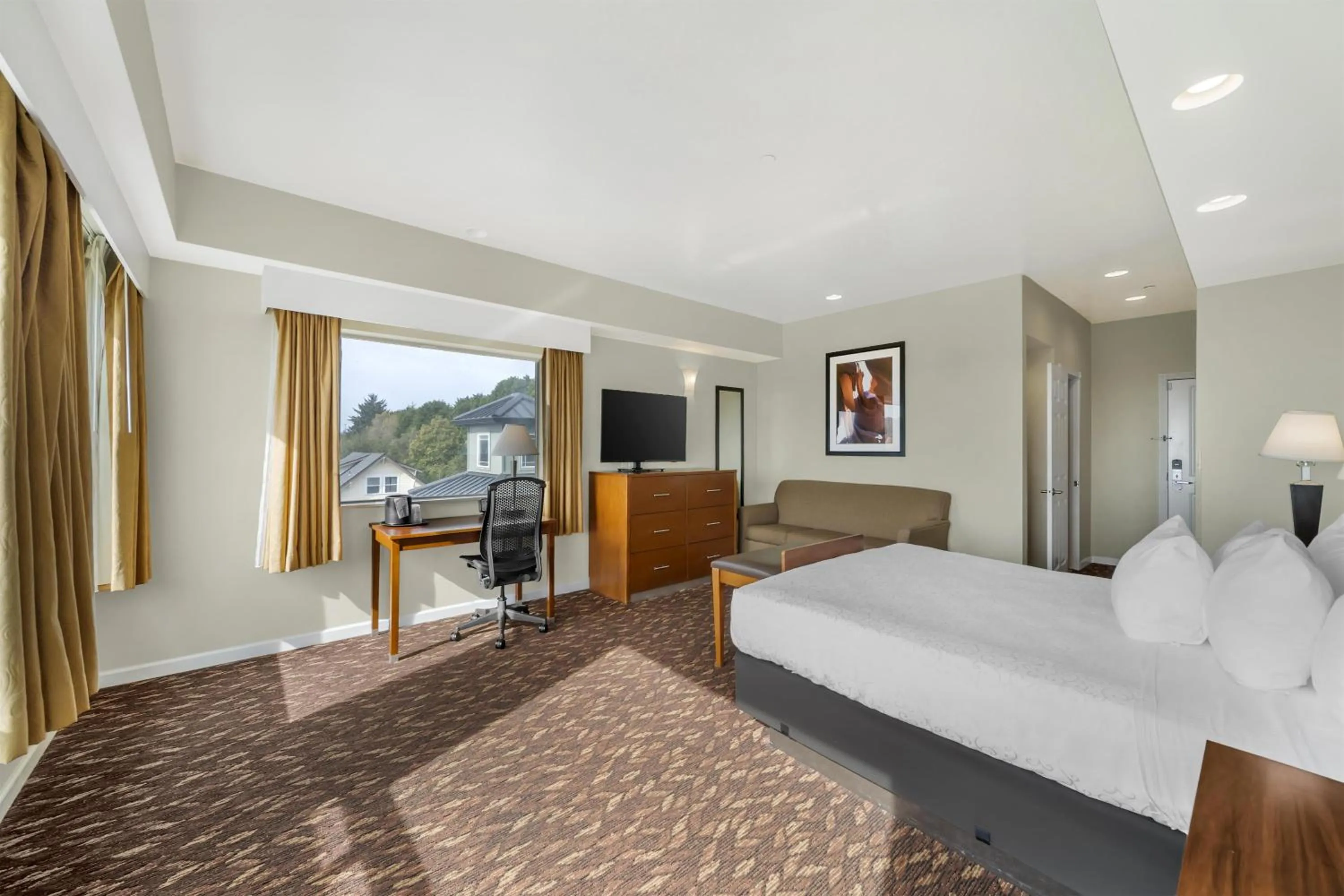 Bedroom, Bed in Best Western Plus Northwoods Inn