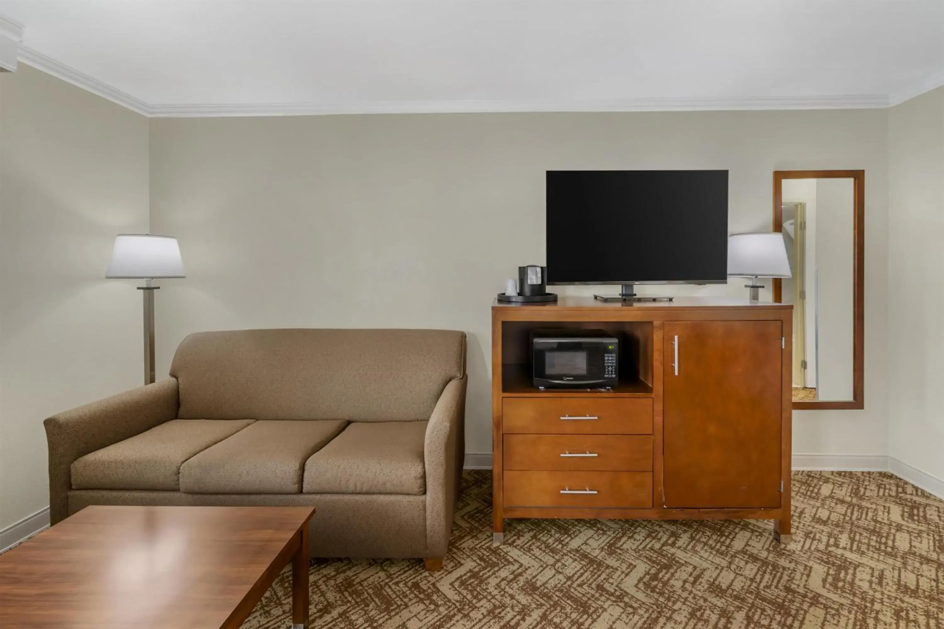 Bedroom in Best Western Plus Northwoods Inn Bedroom in Best Western Plus Northwoods Inn