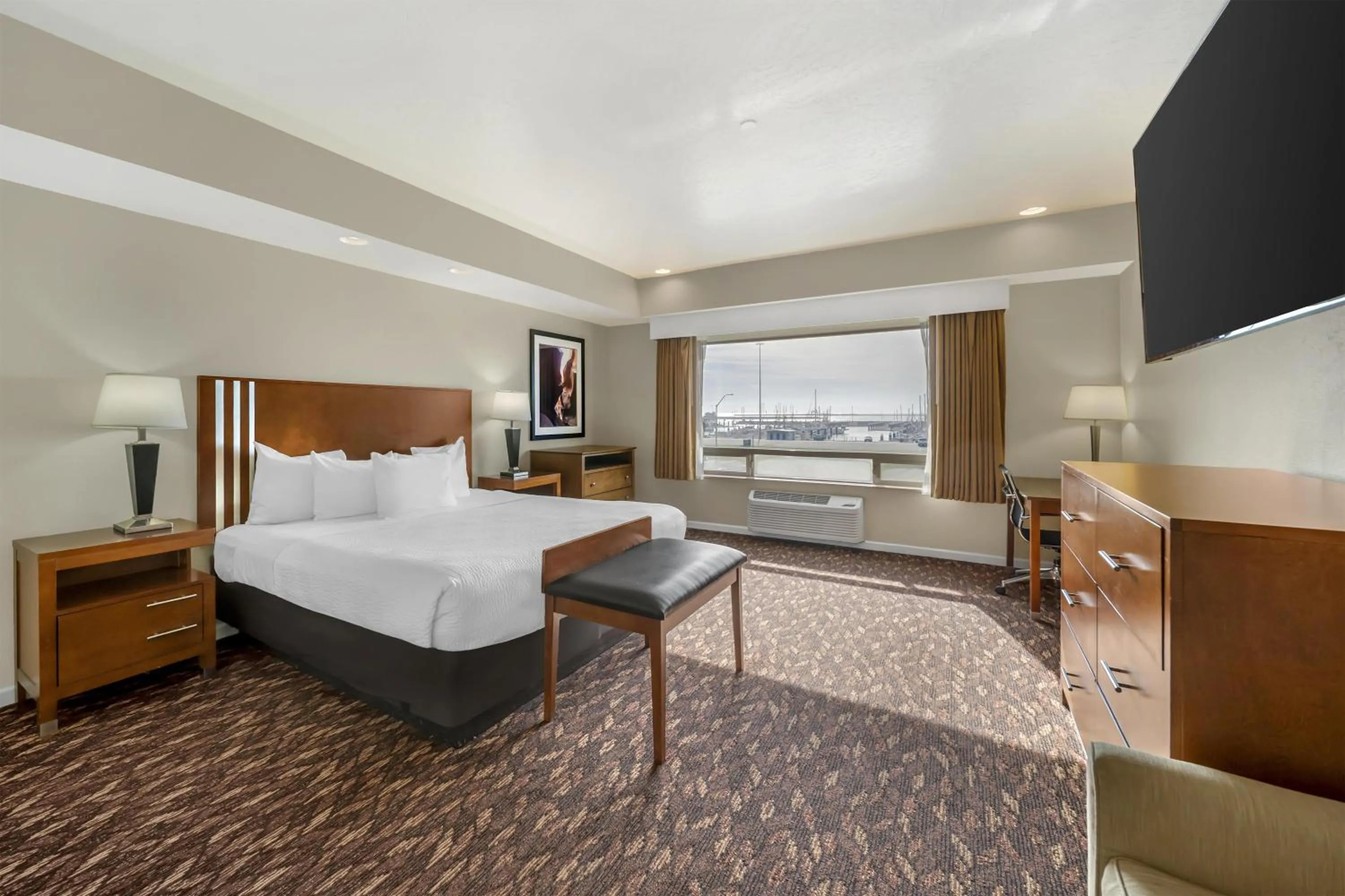 Bedroom, Bed in Best Western Plus Northwoods Inn