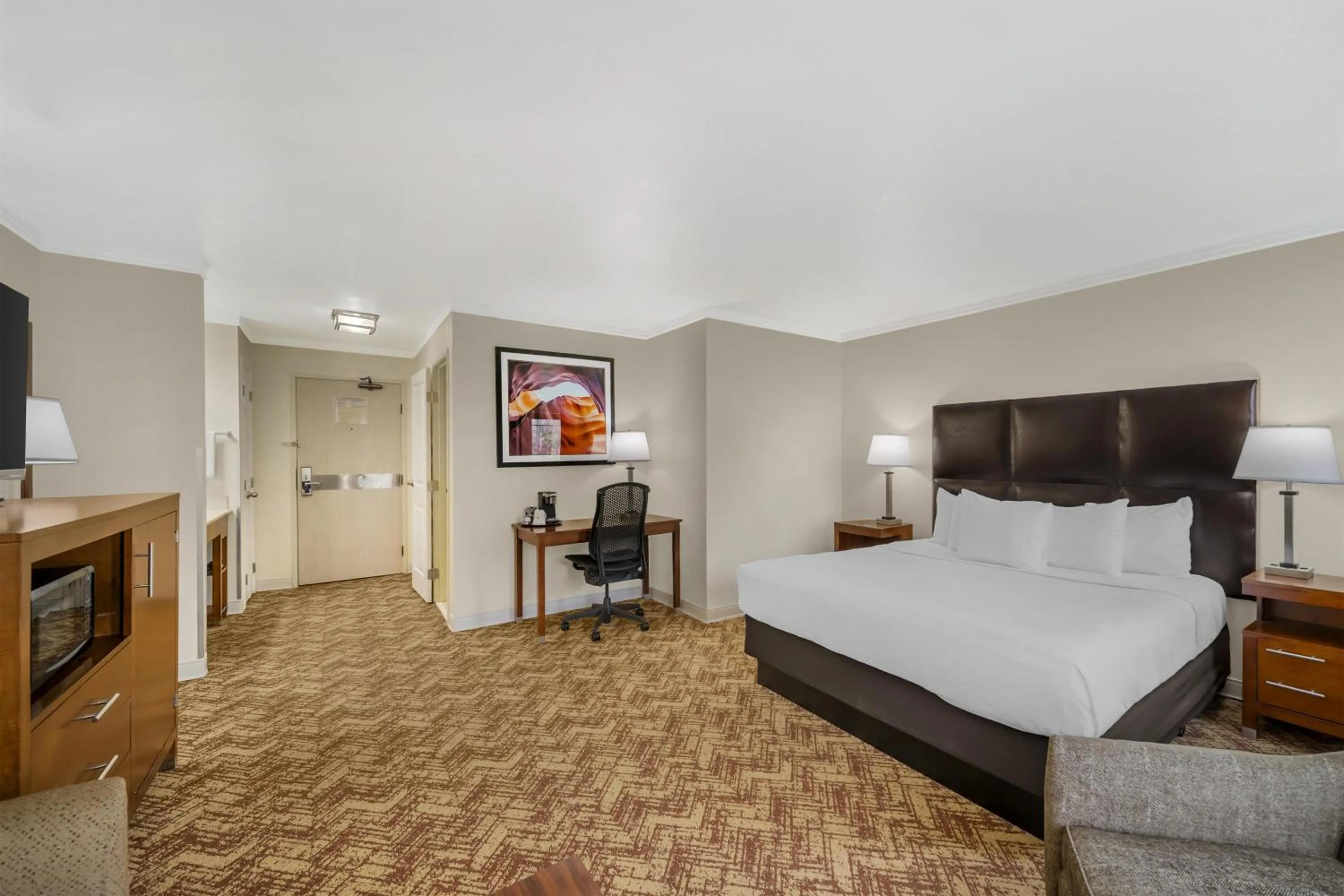 Bedroom, Bed in Best Western Plus Northwoods Inn