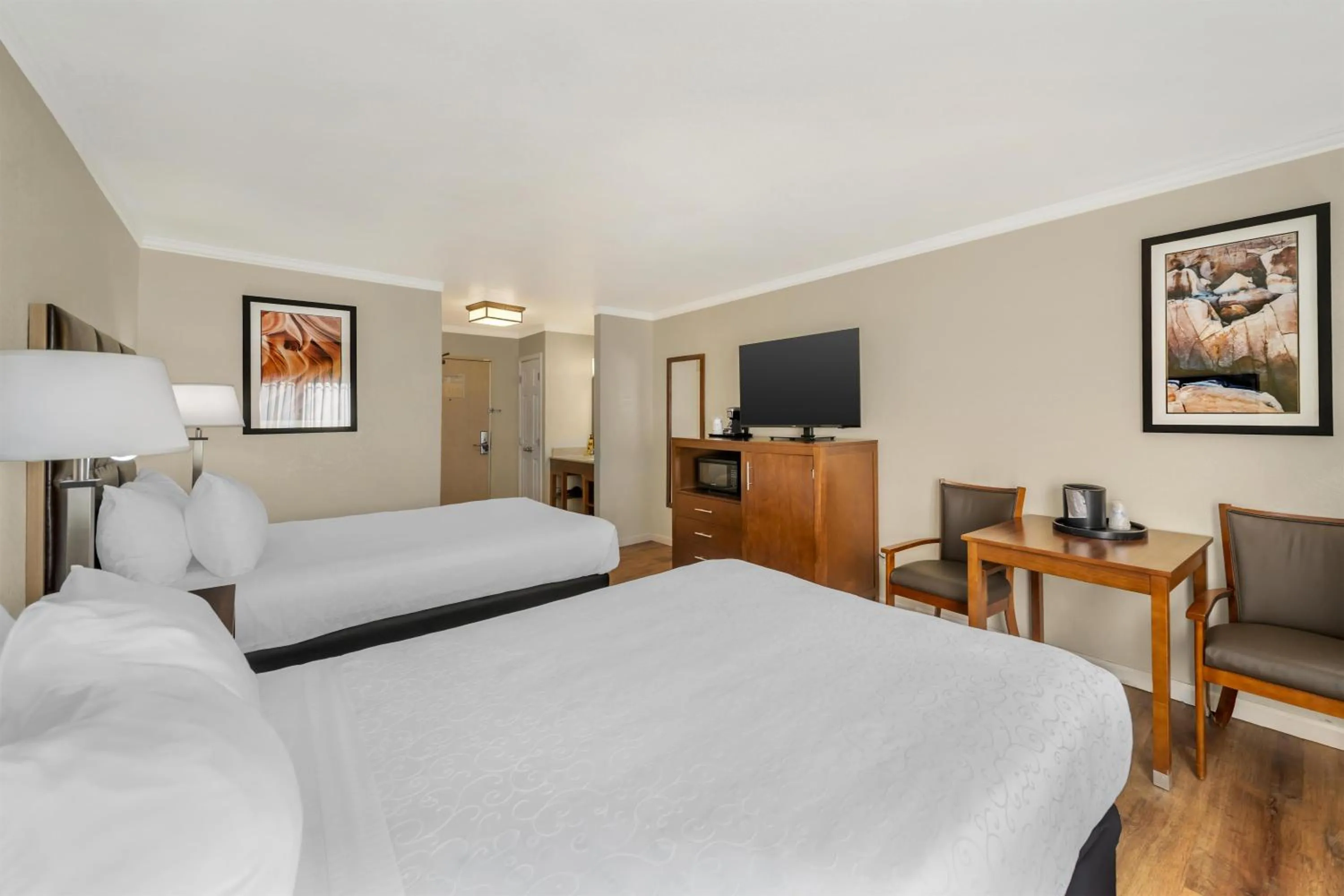 Bedroom, Bed in Best Western Plus Northwoods Inn