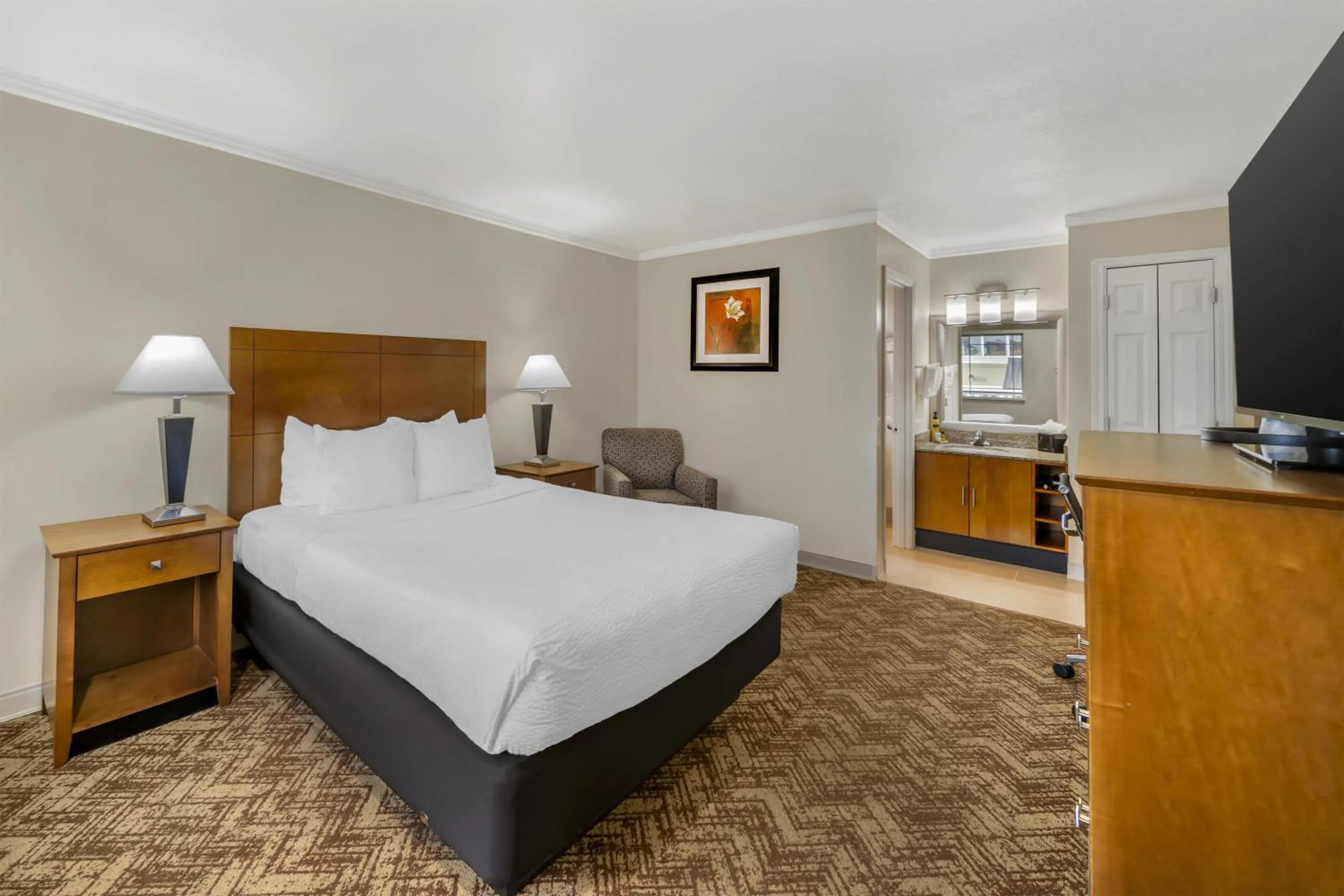 Bedroom, Bed in Best Western Plus Northwoods Inn