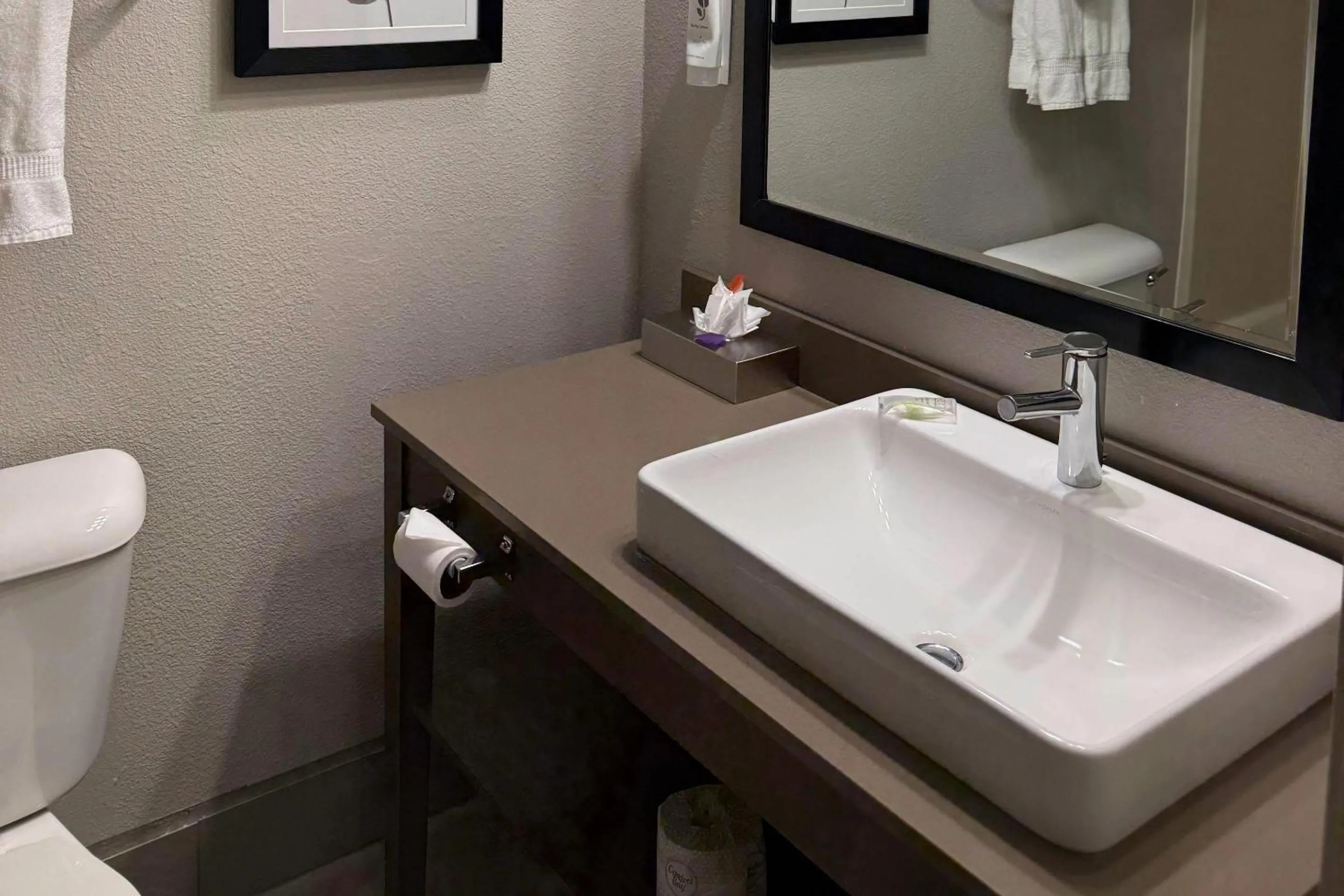 Bedroom in Country Inn & Suites by Radisson Kenosha - Pleasant Prairie