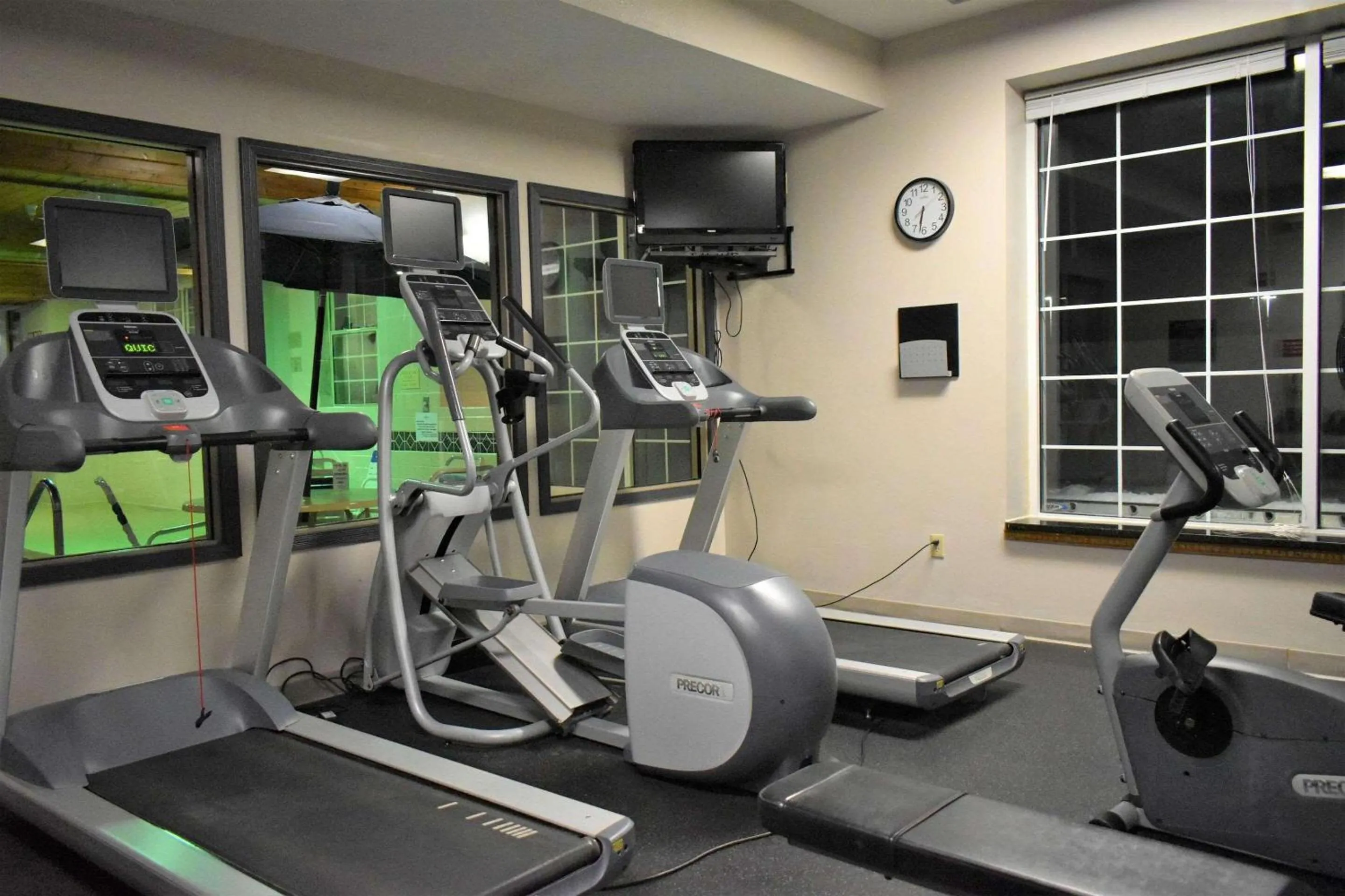 Fitness centre/facilities in Country Inn & Suites by Radisson Kenosha - Pleasant Prairie