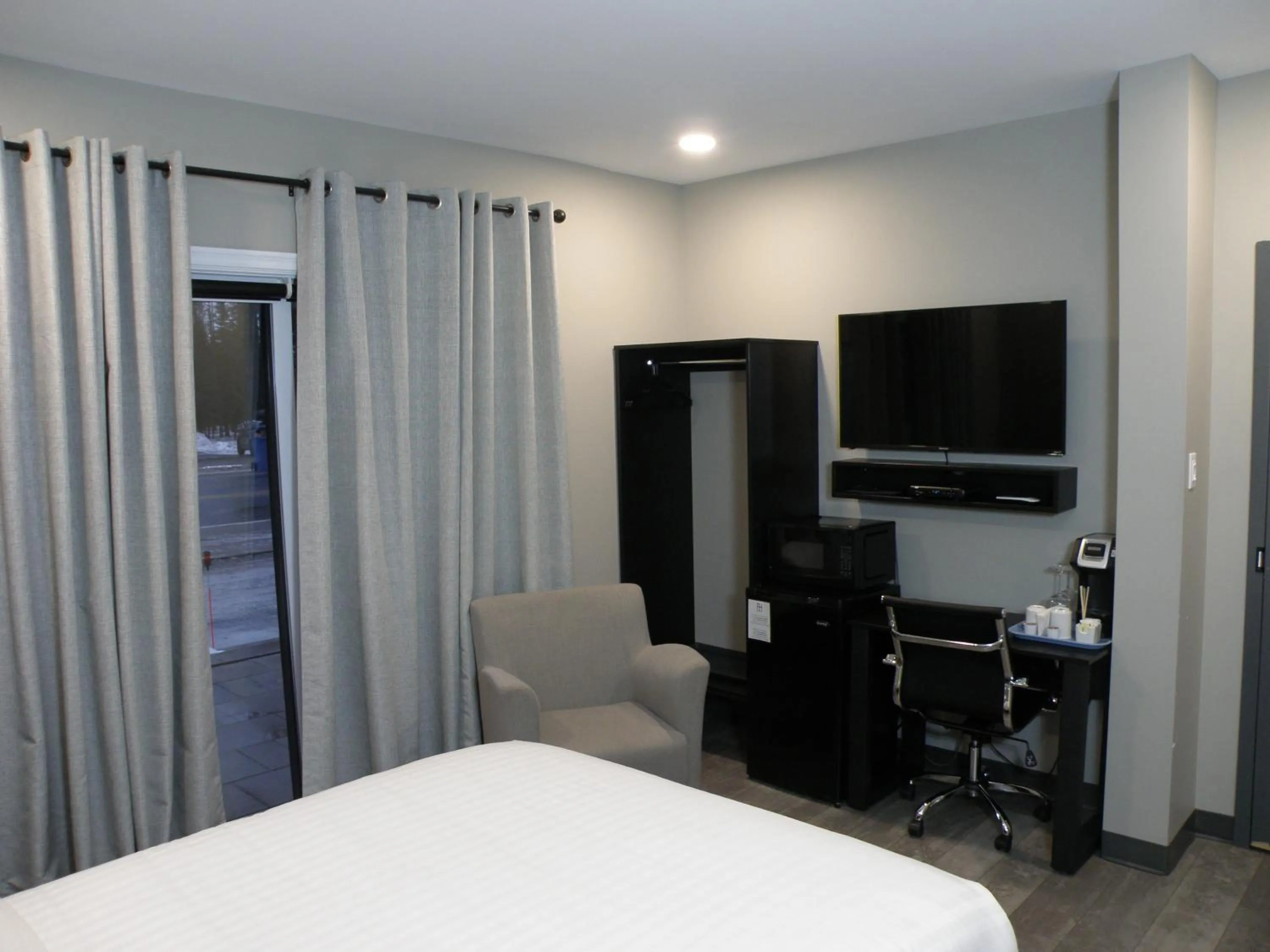 TV and multimedia, Bed in Motel Hotelia