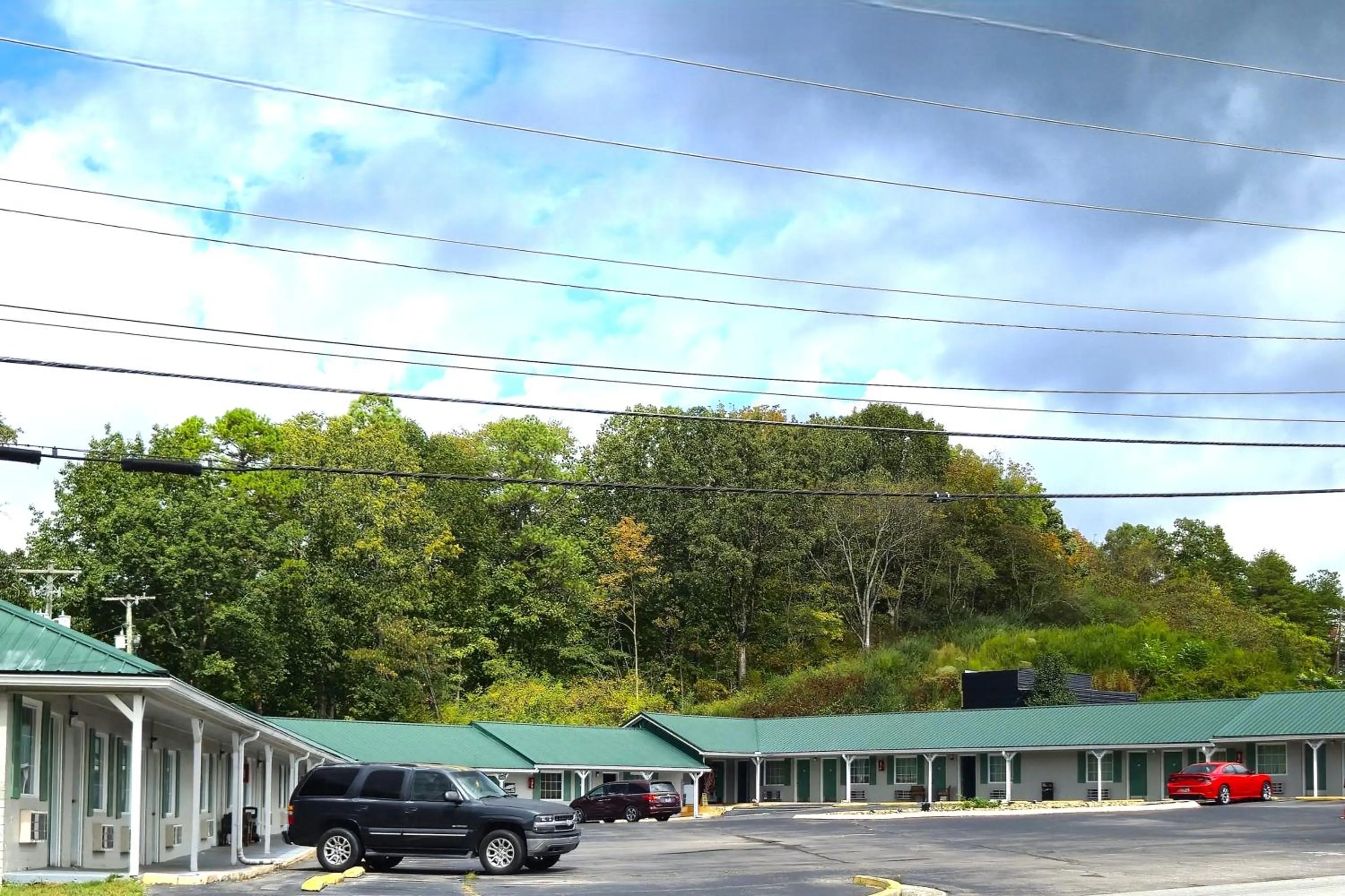 Parking in Holiday Motel by Belvilla Cleveland, TN