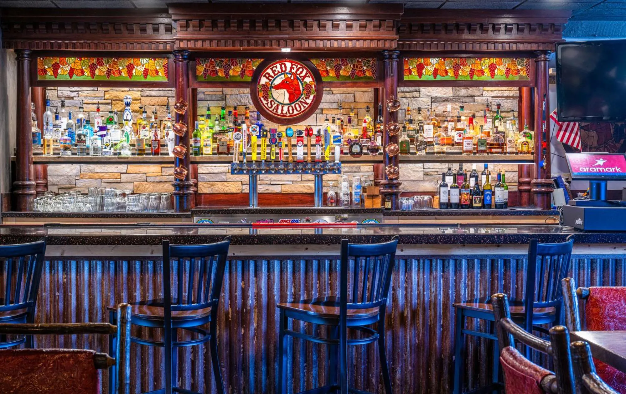 Lounge or bar in Togwotee Mountain Lodge