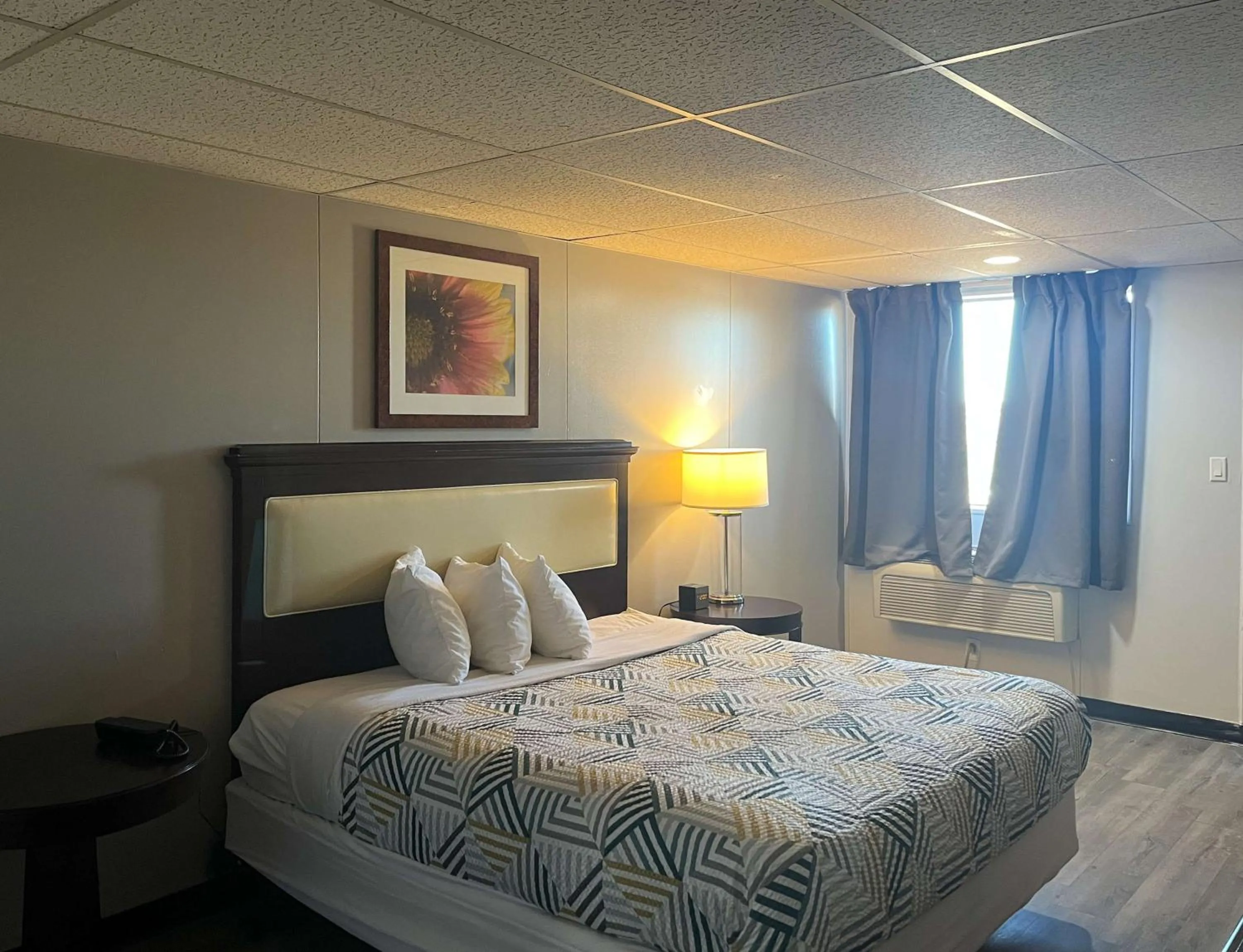 Photo of the whole room, Bed in Studio 6 Borger, TX Boom Town