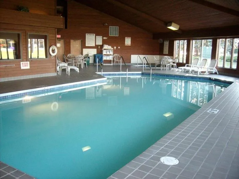 Swimming pool in Best Western Maritime Inn