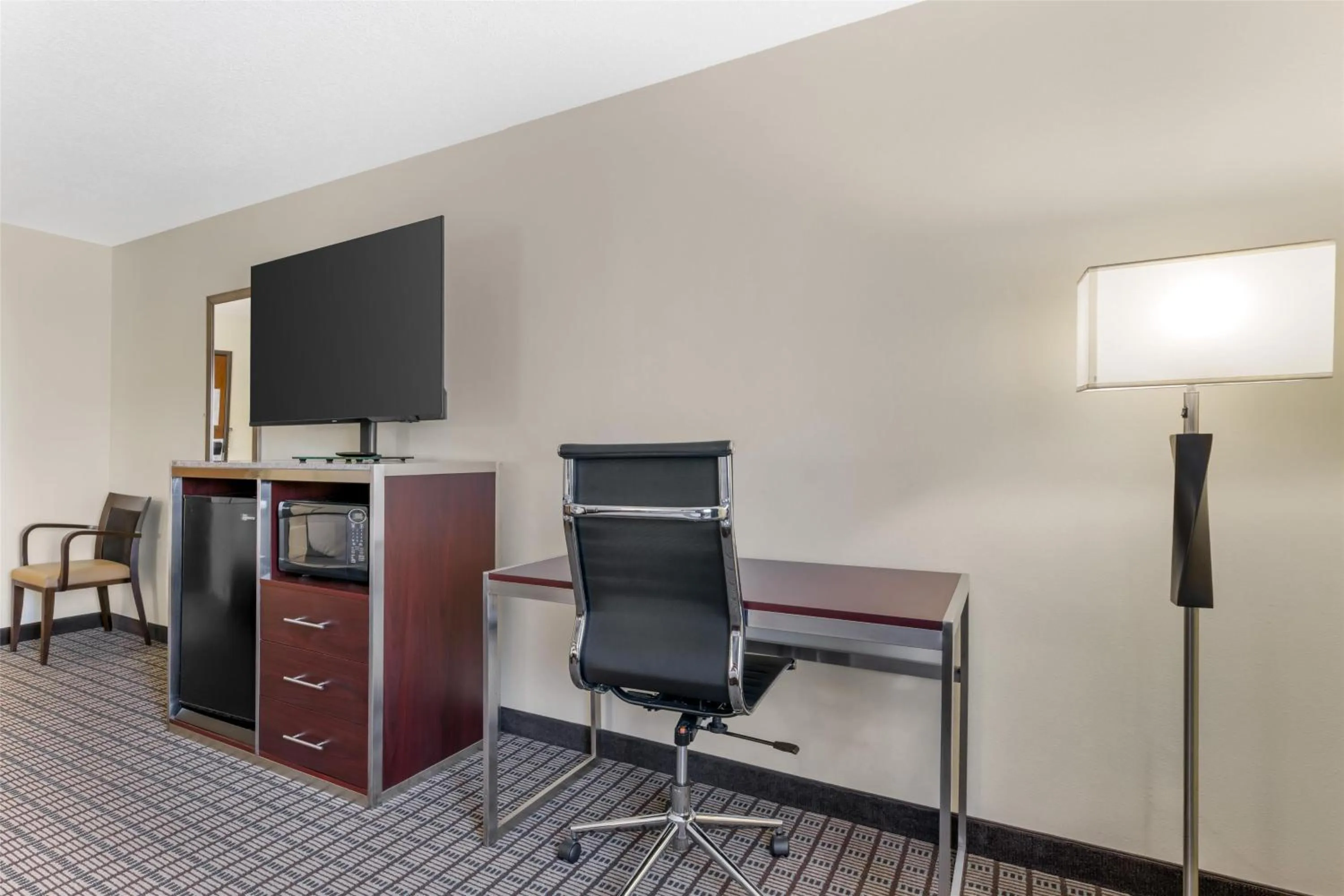Bedroom in Best Western Maritime Inn