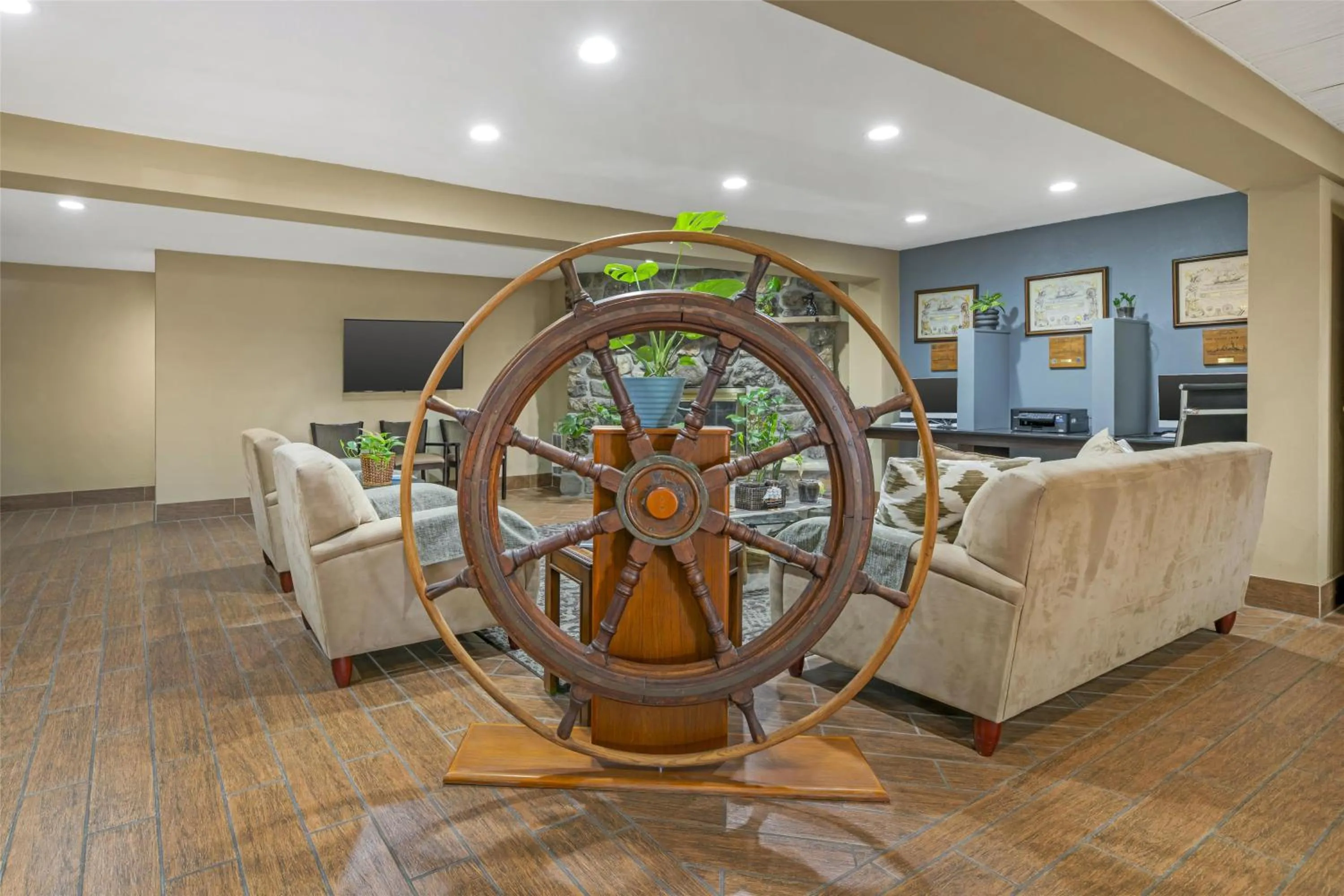 Lobby or reception in Best Western Maritime Inn