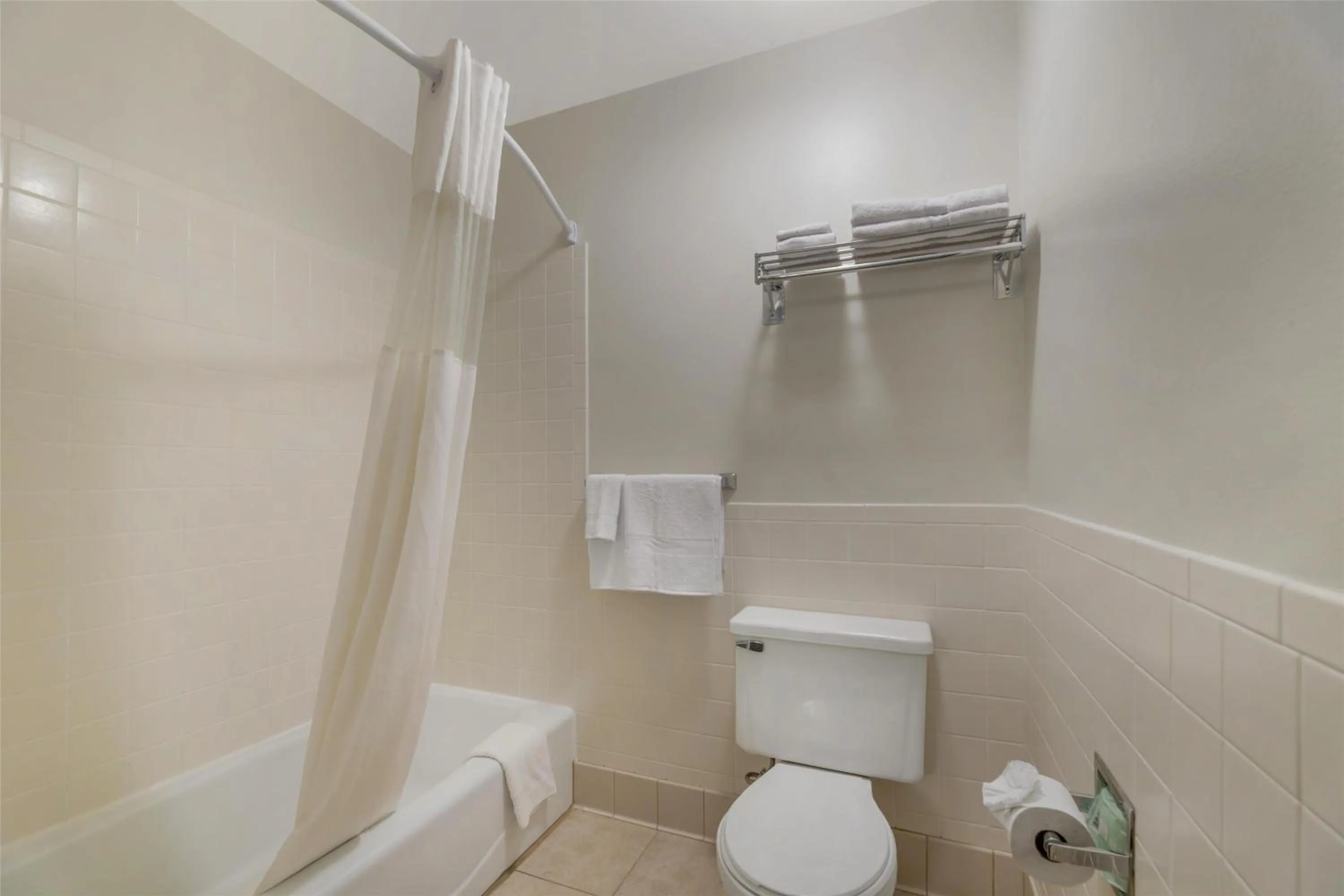 Bathroom in Best Western Maritime Inn