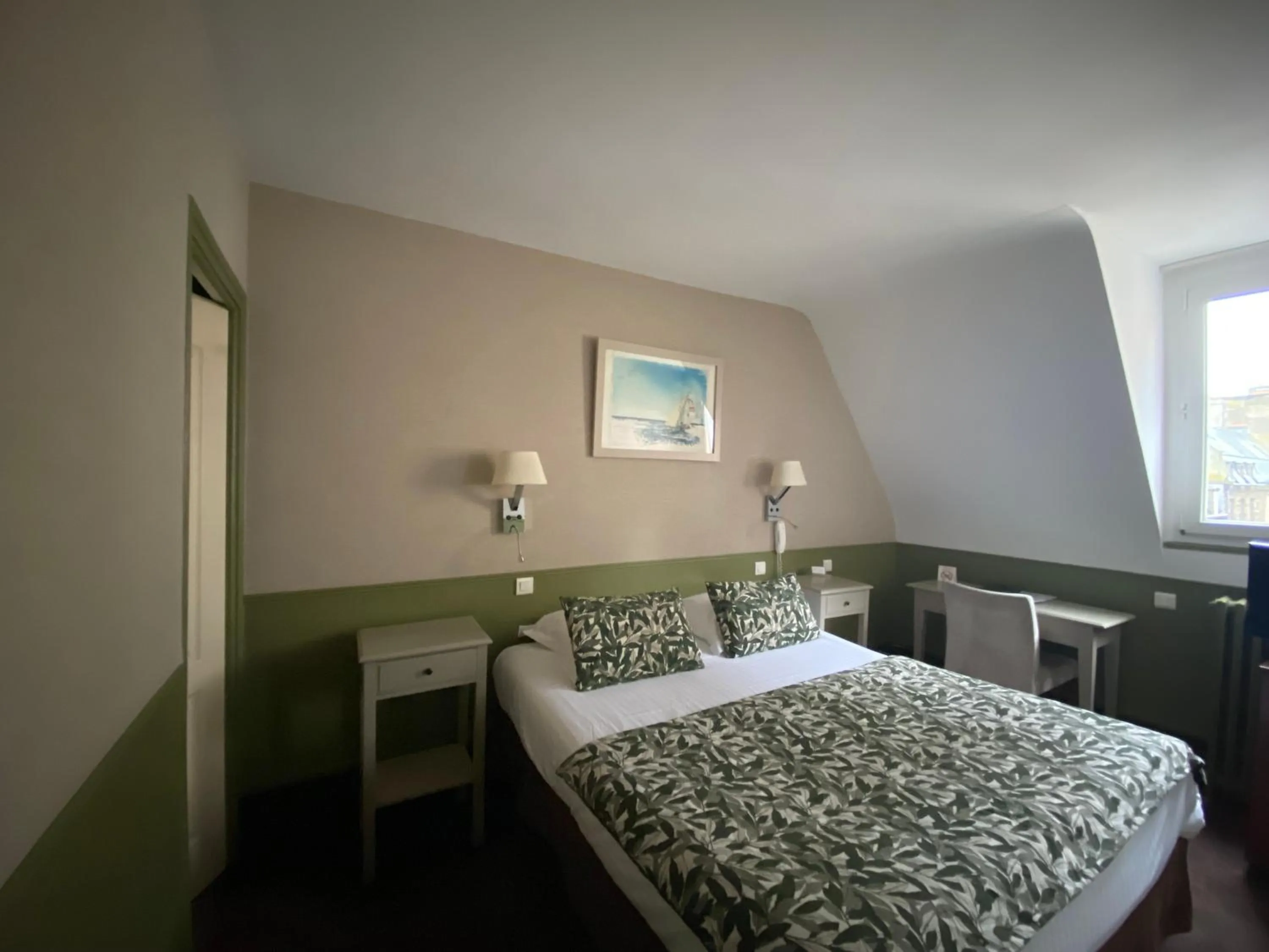 Bed in Hotel Ajoncs d'Or