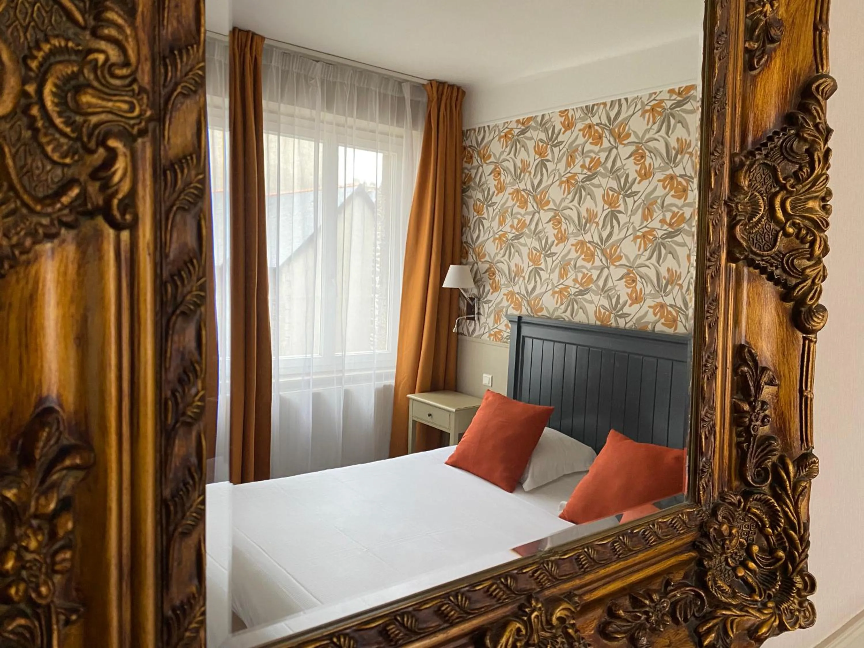 Bed in Hotel Ajoncs d'Or