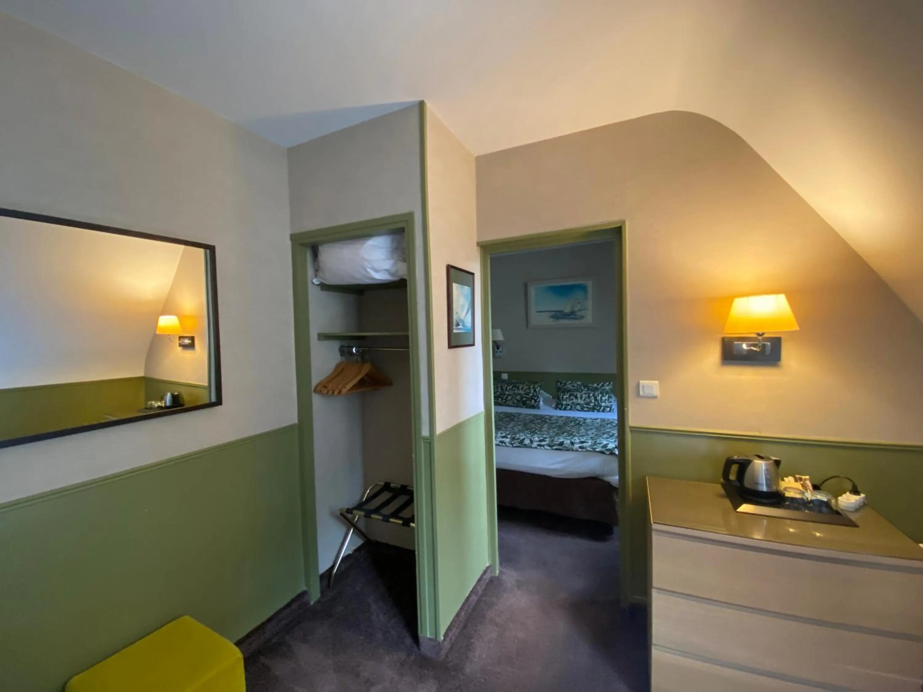 Bed in Hotel Ajoncs d'Or