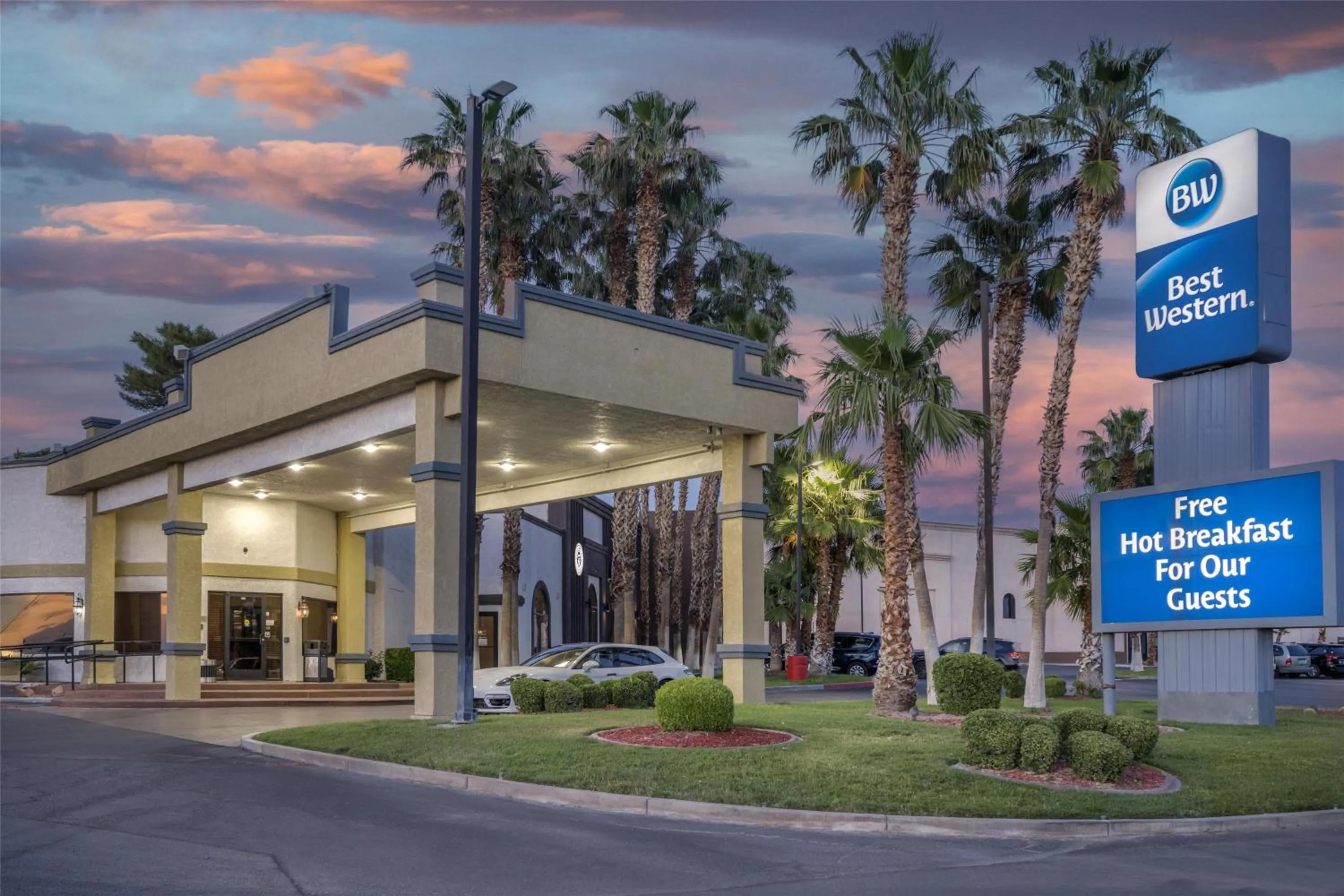Property building in Best Western Pahrump Oasis