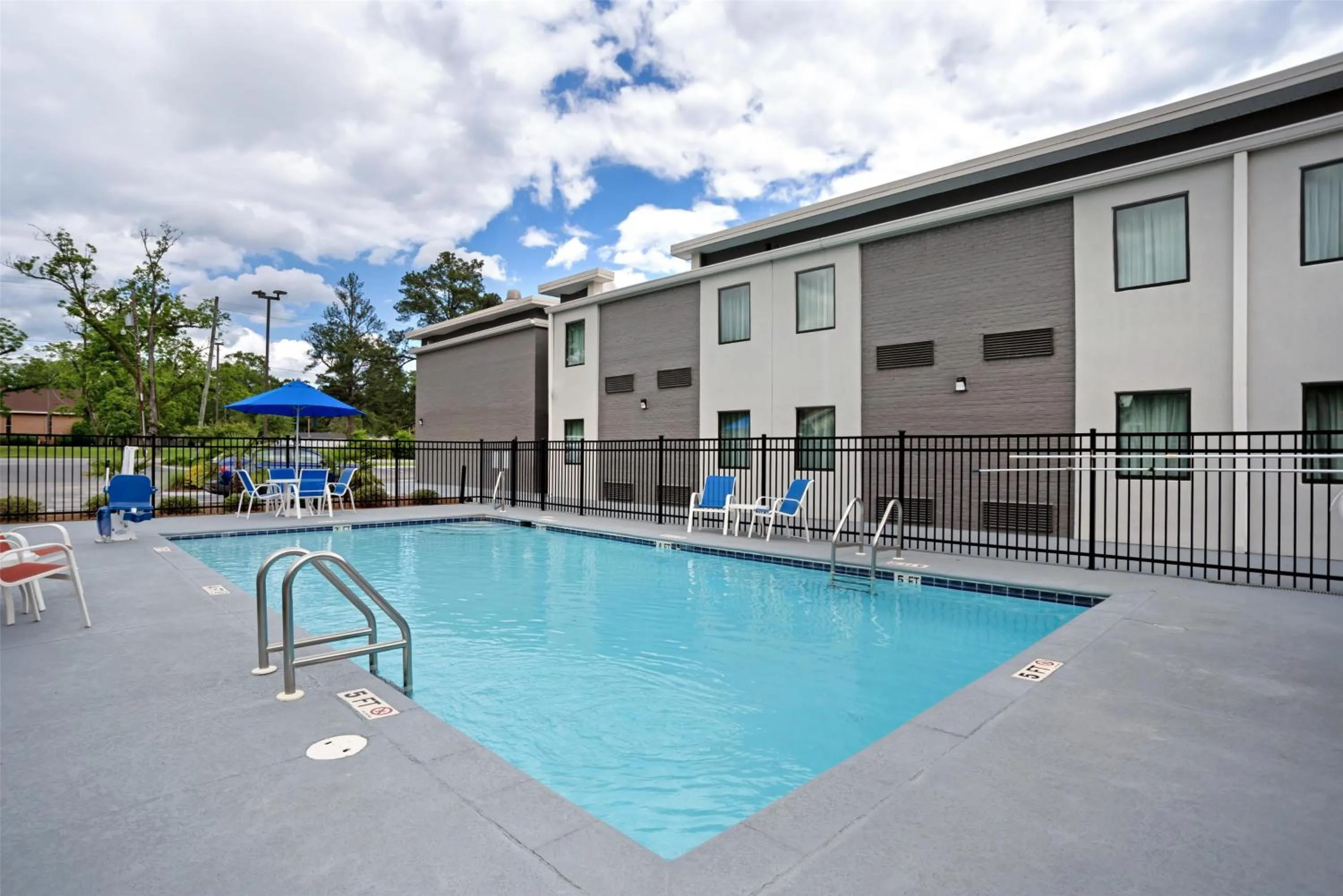 Pool view in Best Western Brewton Inn