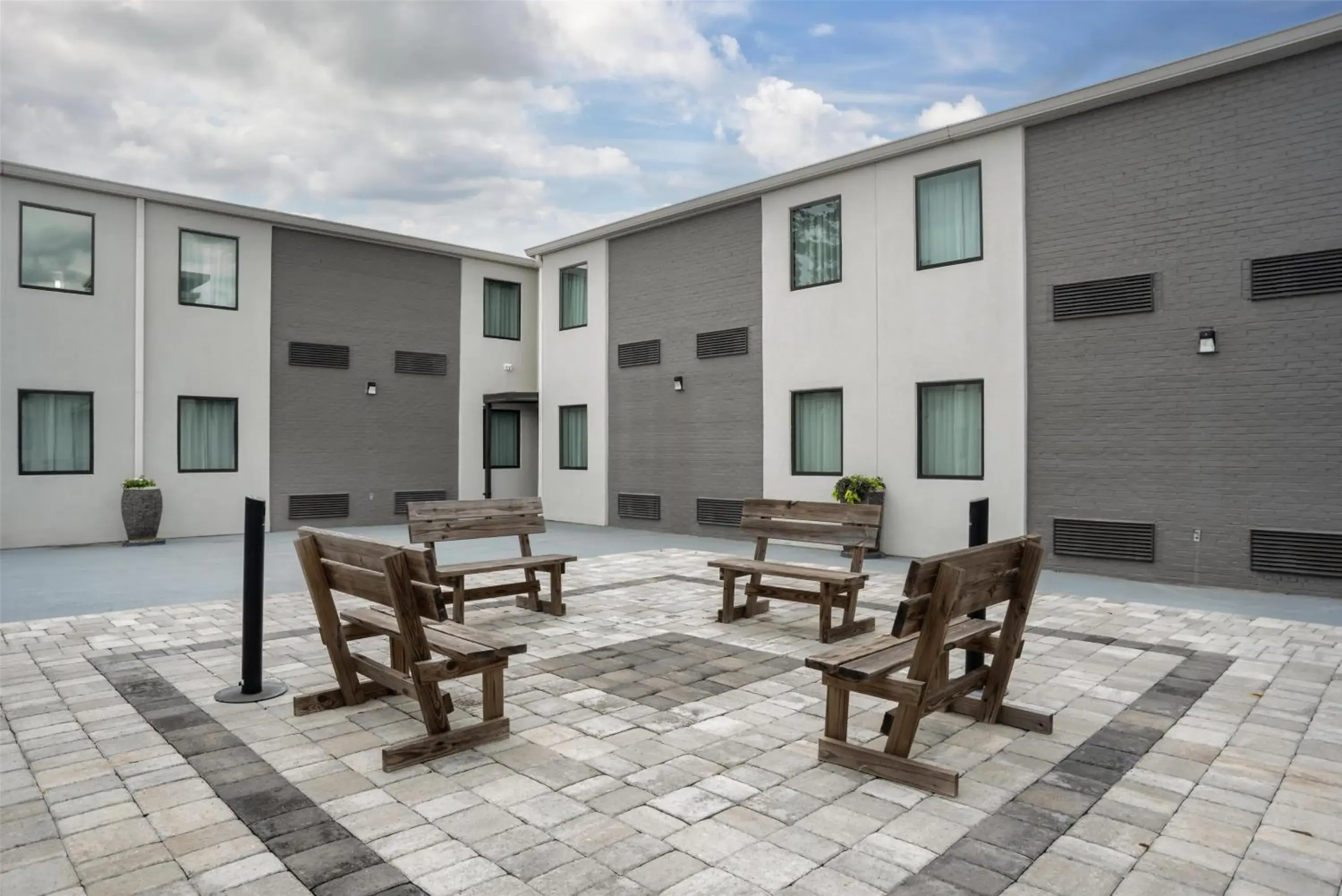 Property building in Best Western Brewton Inn Property building in Best Western Brewton Inn