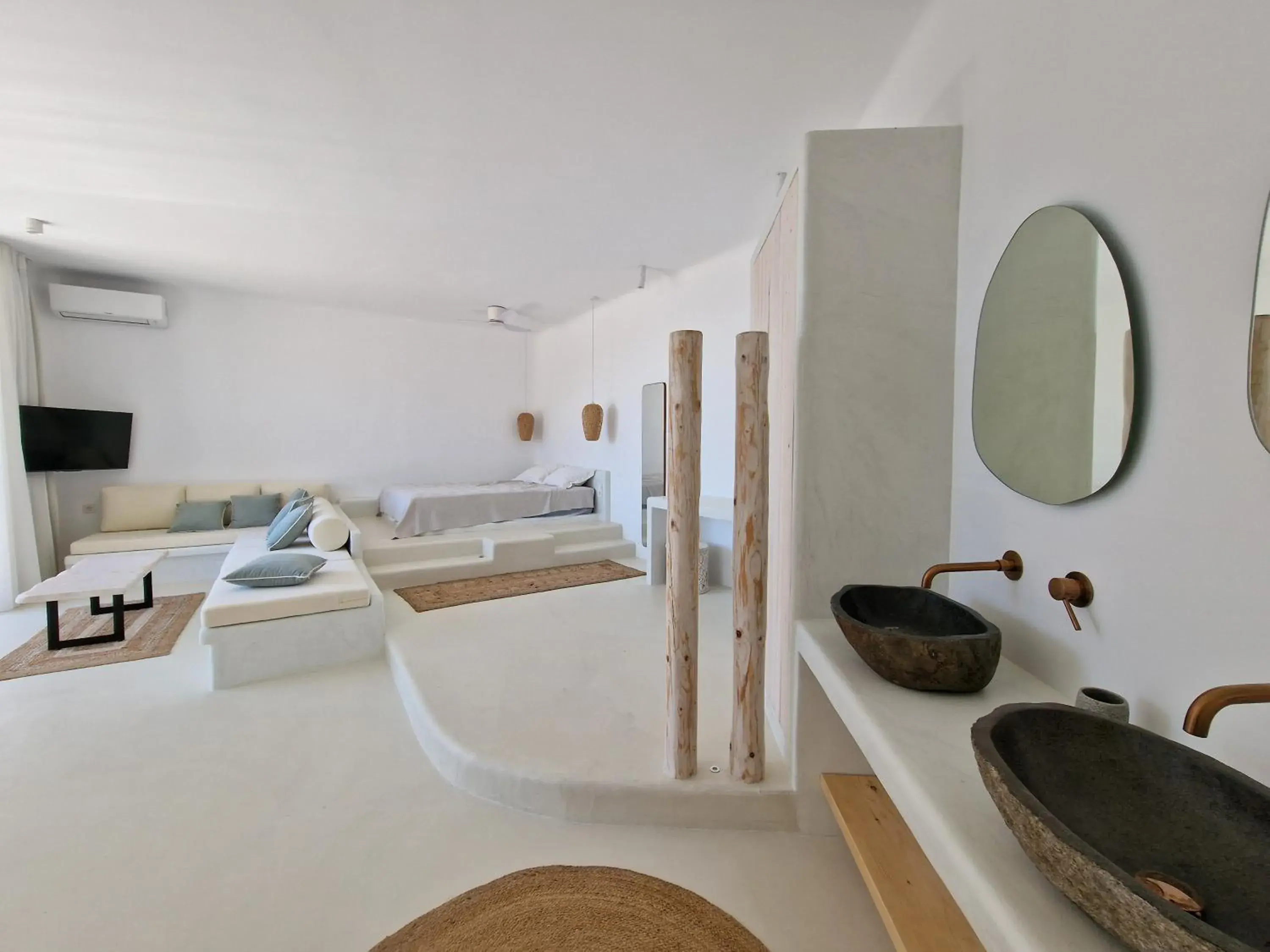 Queen Suite with private jaccuzi in M-Vibes Mykonos Suites Queen Suite with private jaccuzi in M-Vibes Mykonos Suites