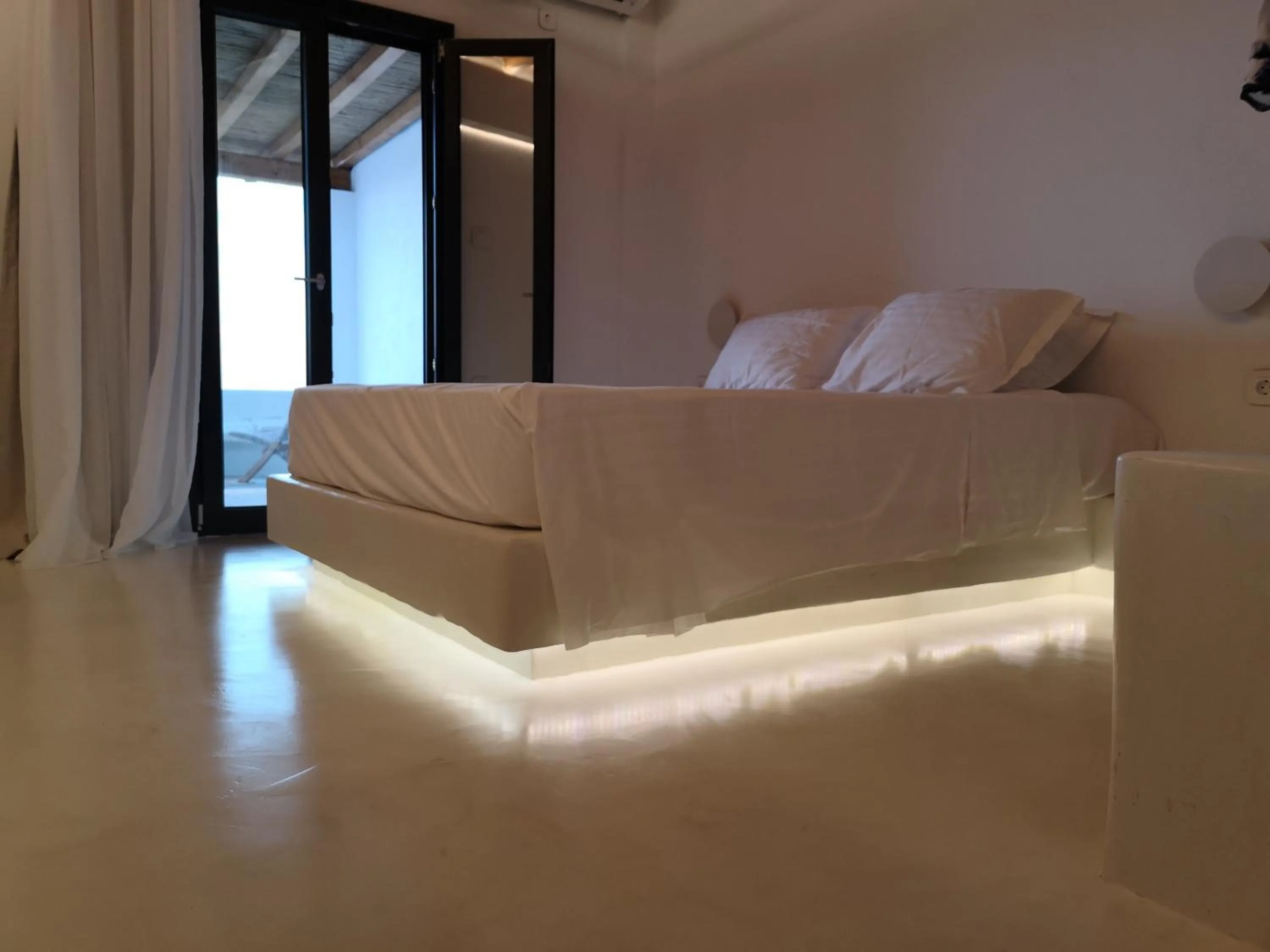 M-Vibes Mykonos Suites