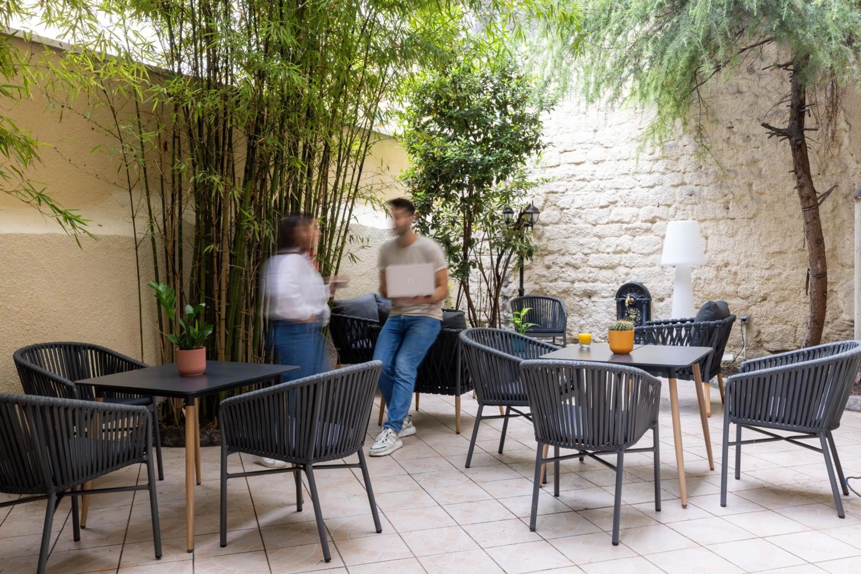 Patio in Korner Montmartre