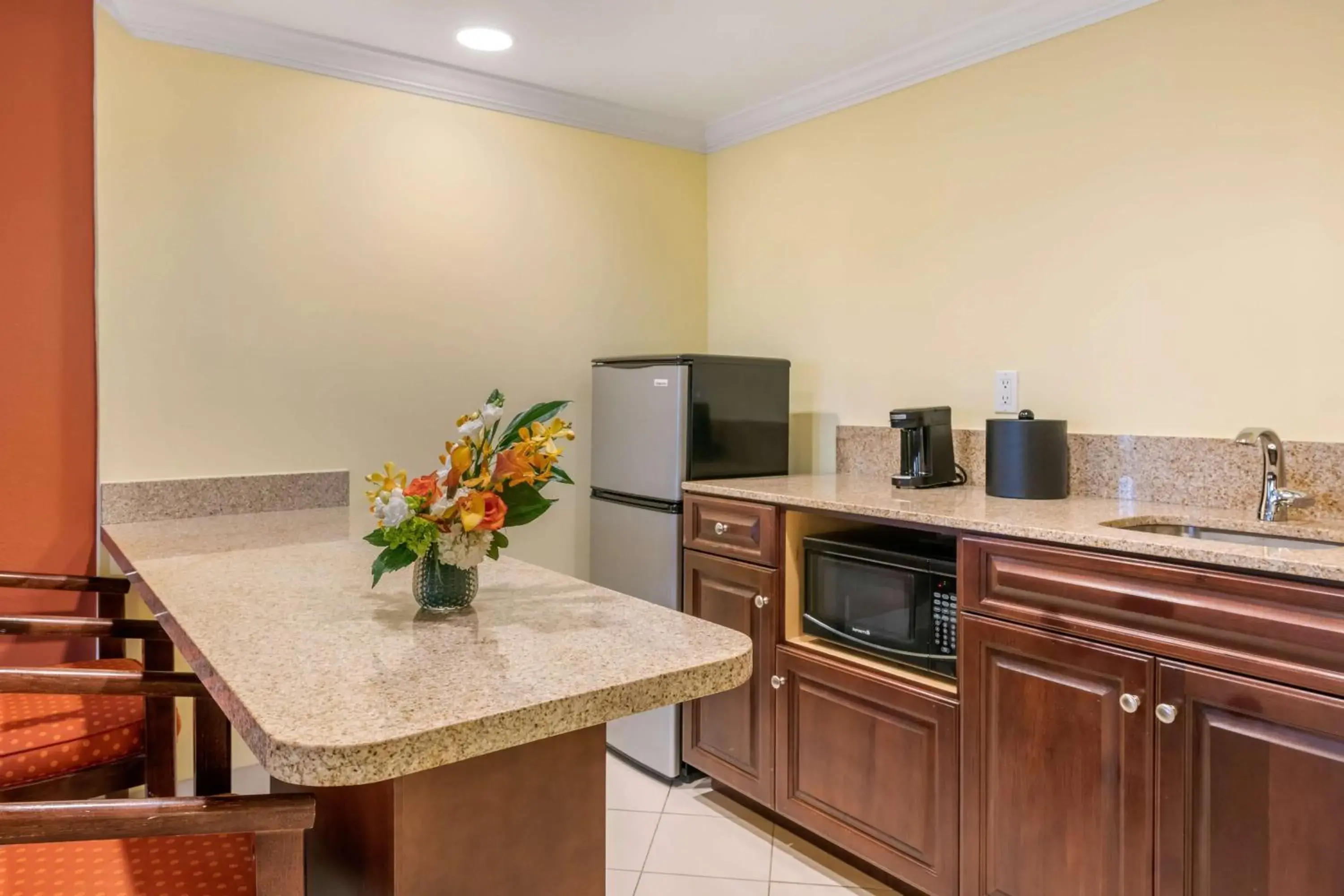 One-Bedroom Suite - Disability Access/Walk-In Shower in Best Western Plus Palm Beach Gardens Hotel & Suites and Conference Ct One-Bedroom Suite - Disability Access/Walk-In Shower in Best Western Plus Palm Beach Gardens Hotel & Suites and Conference Ct