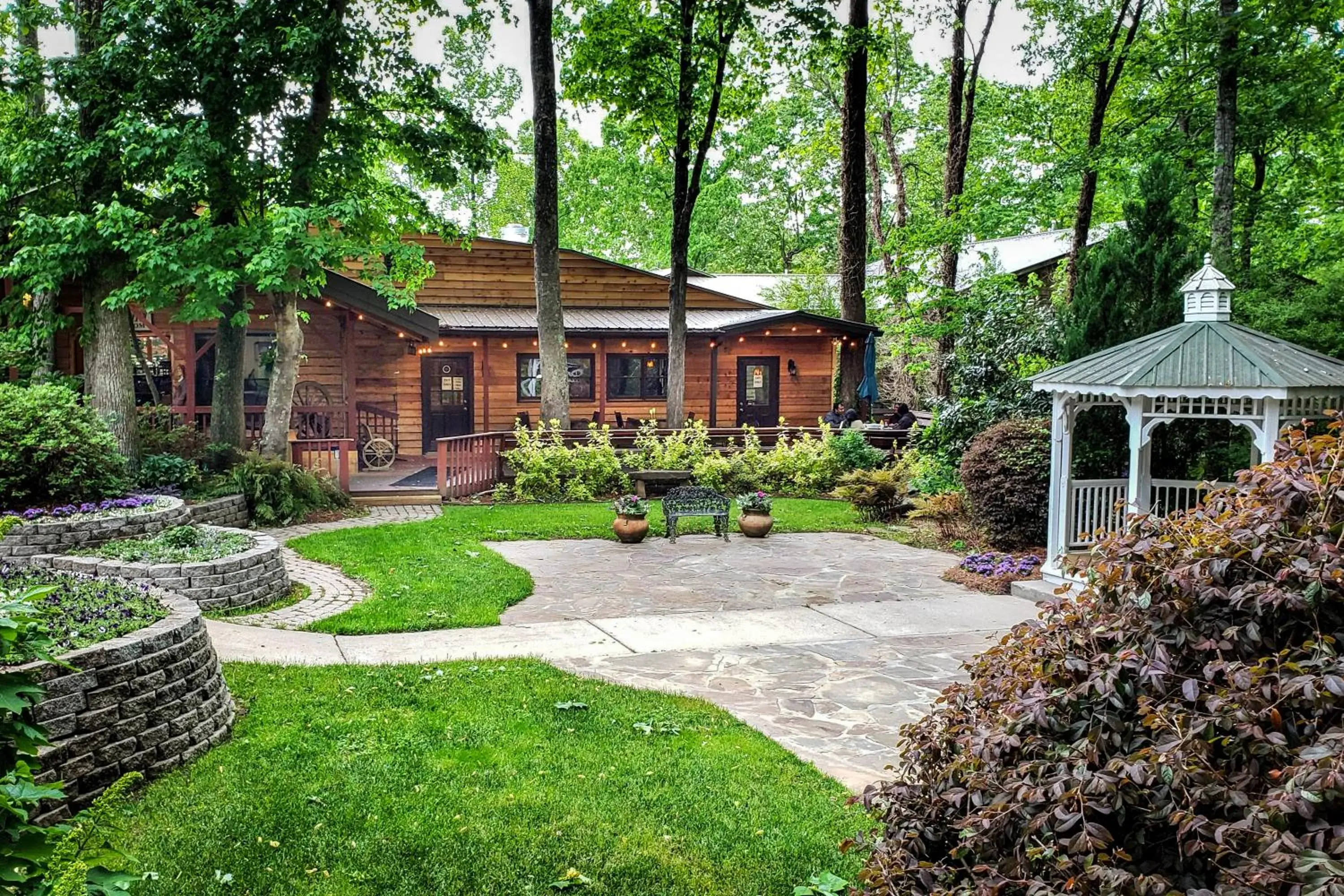 Restaurant/places to eat in Forrest Hills Mountain Resort Restaurant/places to eat in Forrest Hills Mountain Resort