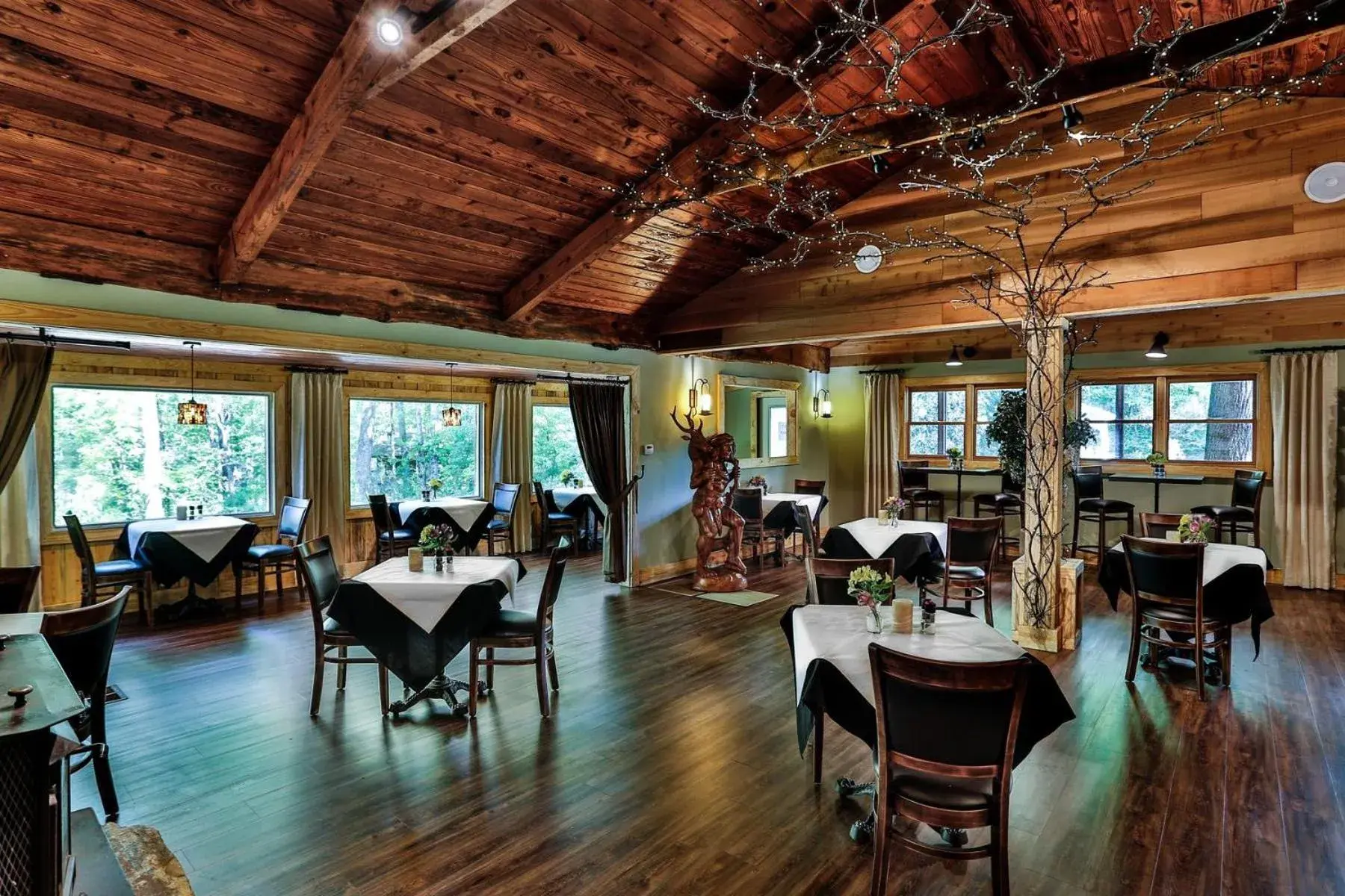 Restaurant/places to eat in Forrest Hills Mountain Resort Restaurant/places to eat in Forrest Hills Mountain Resort