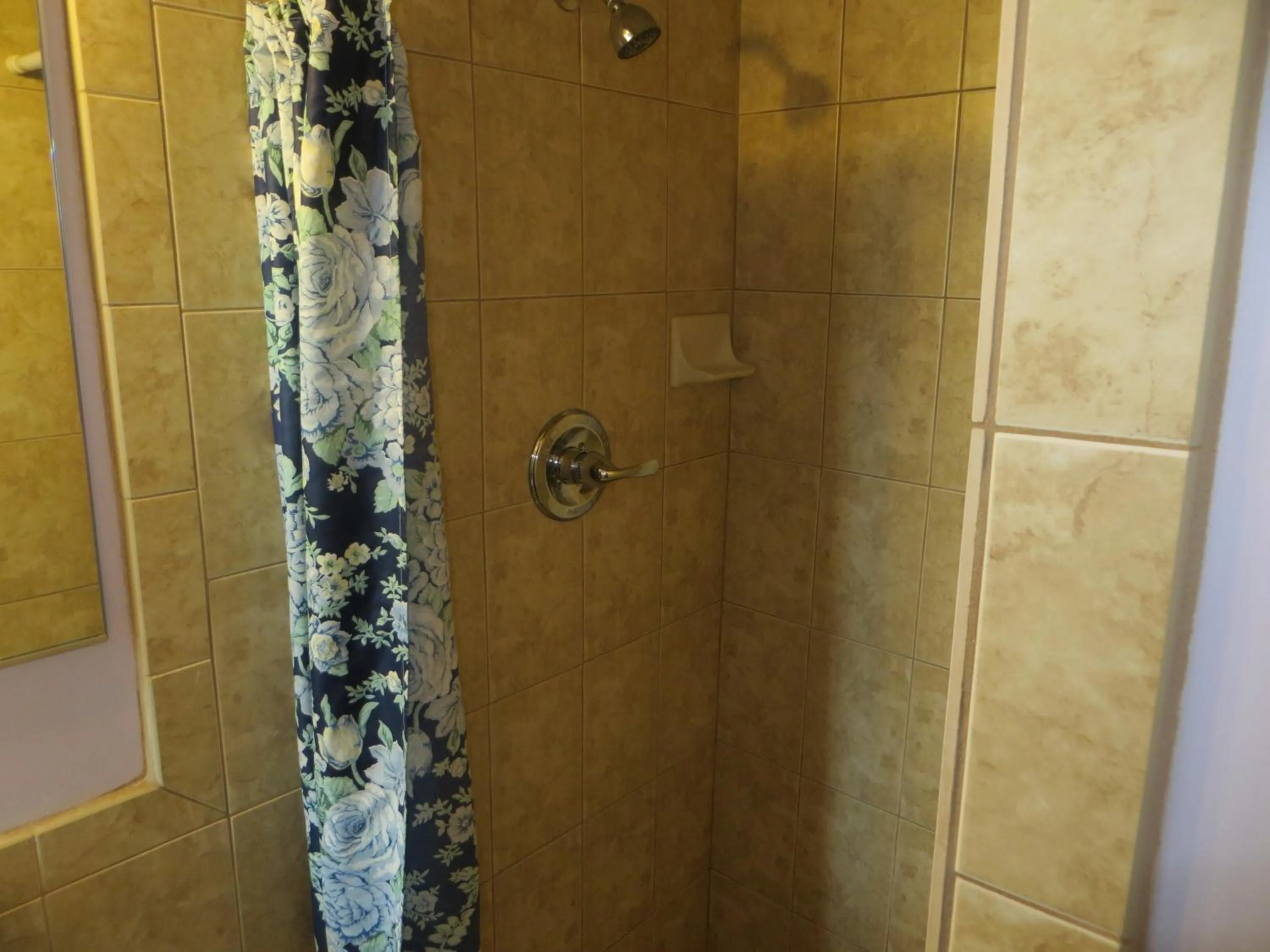 Bathroom in Park Cienega Motel