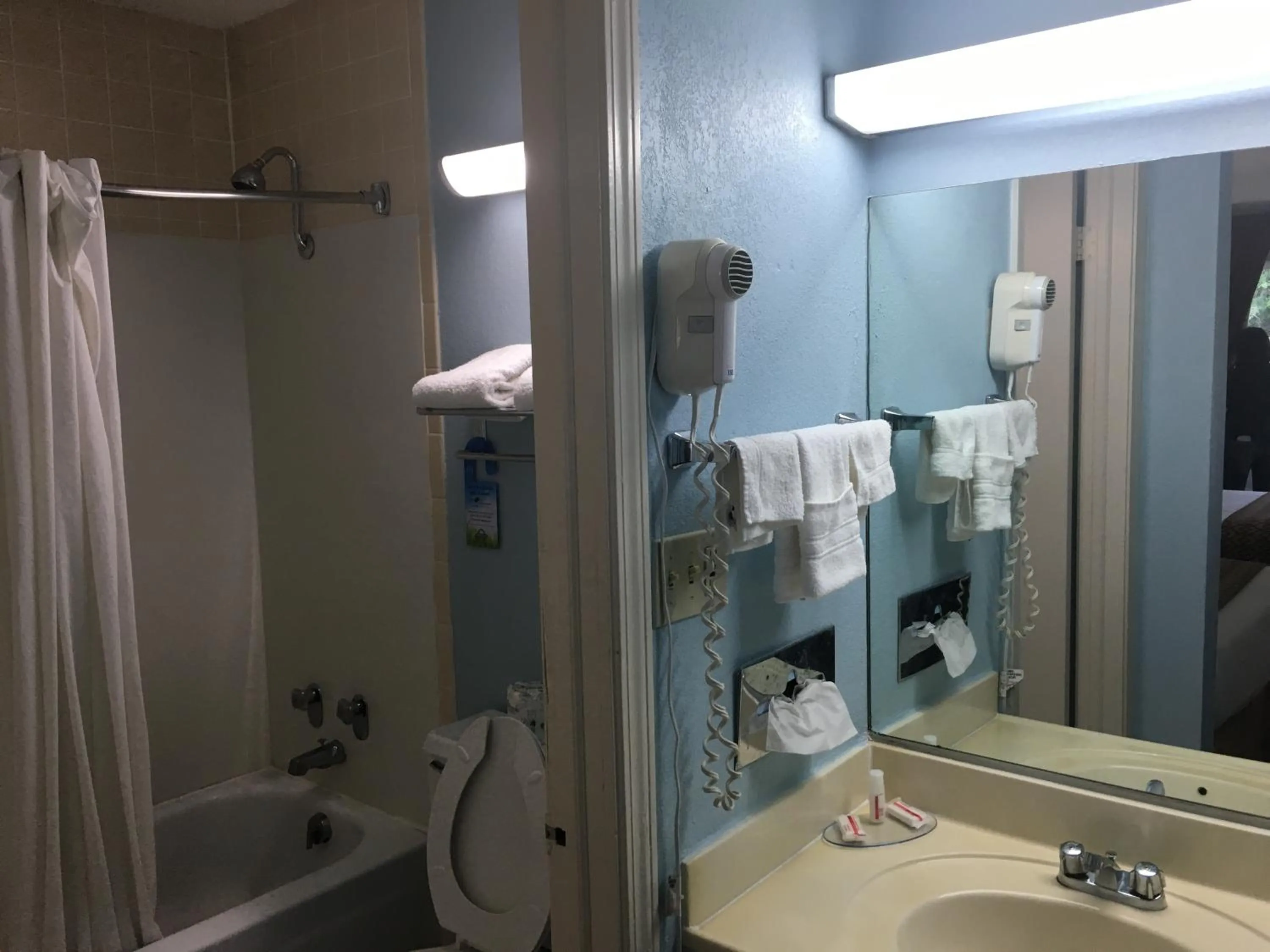 Bathroom in Days Inn by Wyndham Lavonia