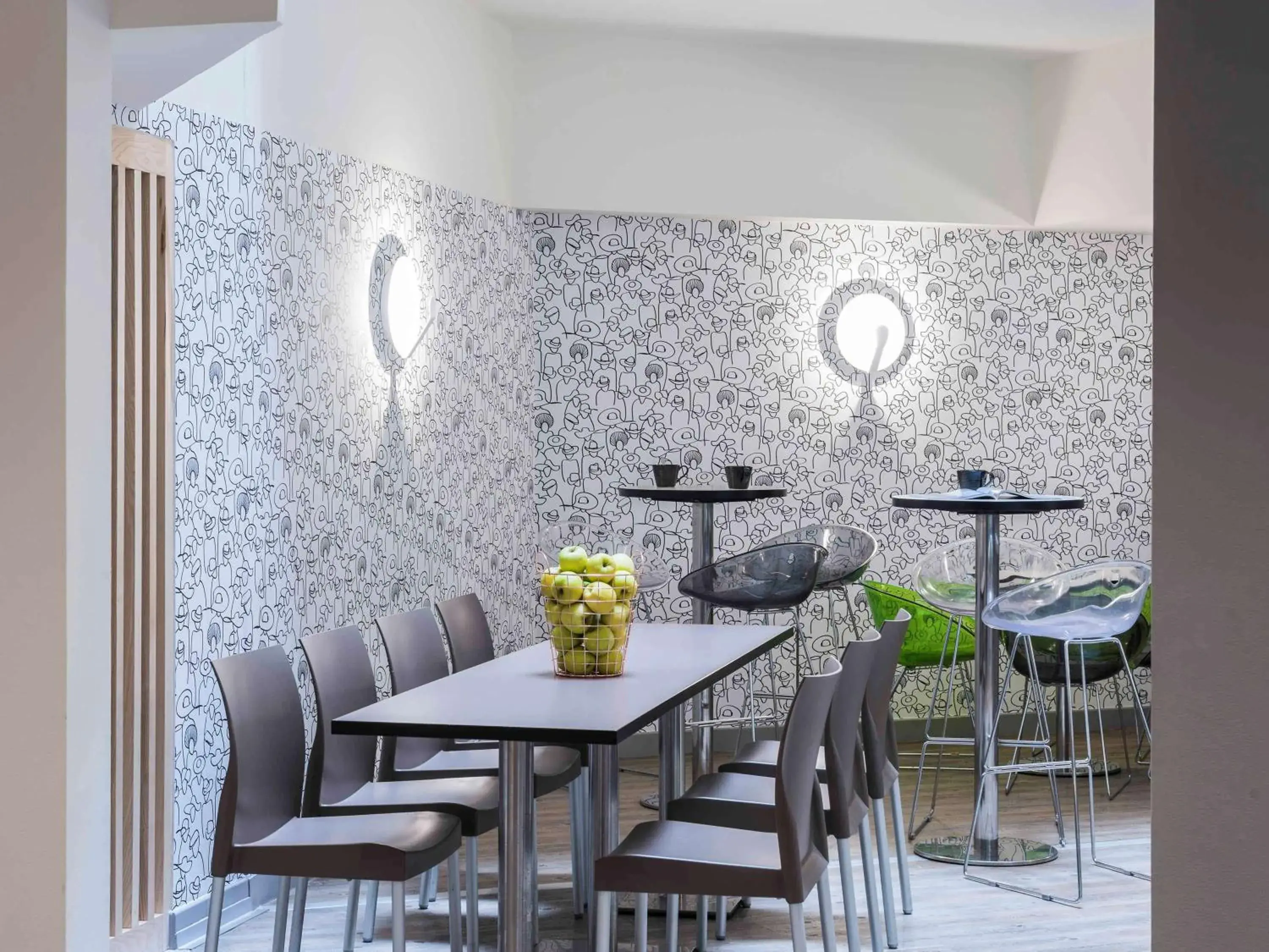 Restaurant/places to eat in Ibis Styles Nice Centre Port Restaurant/places to eat in Ibis Styles Nice Centre Port
