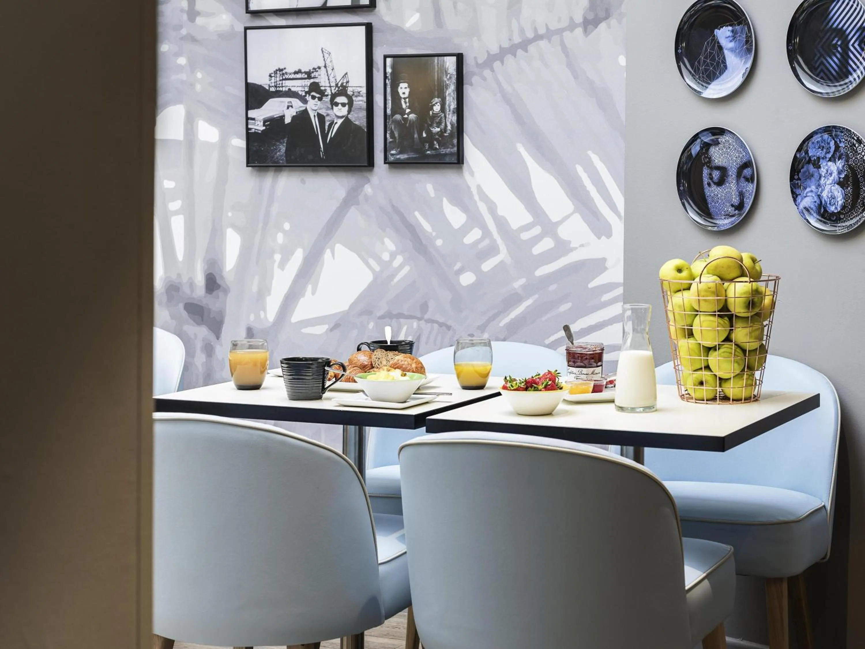 Lounge or bar in Ibis Styles Nice Centre Port